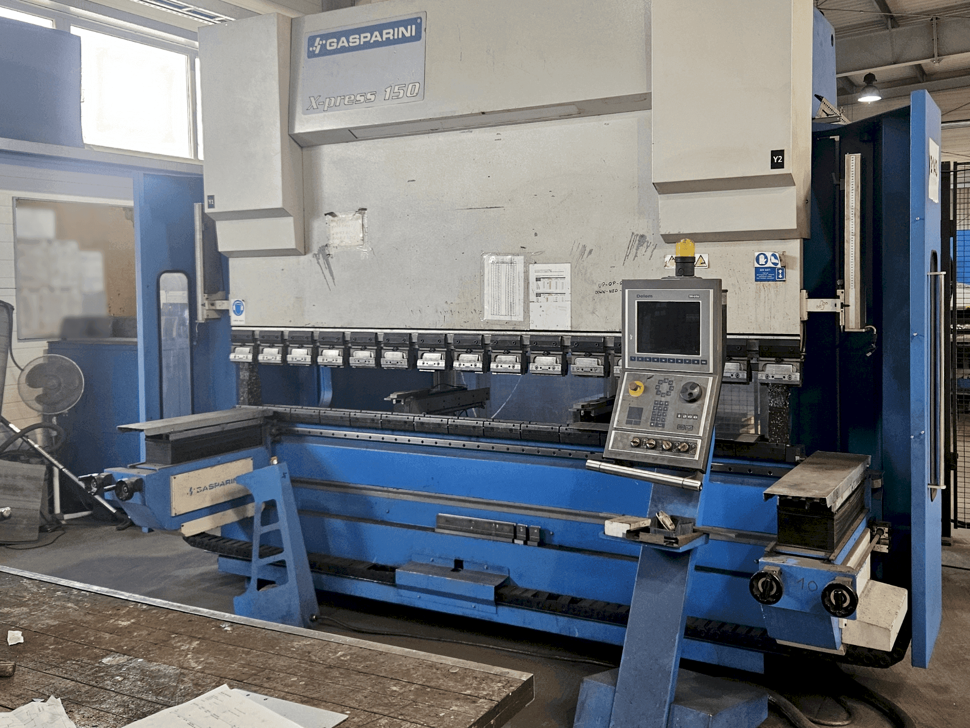 Vooraanzicht van GASPARINI XP 150/3000 machine