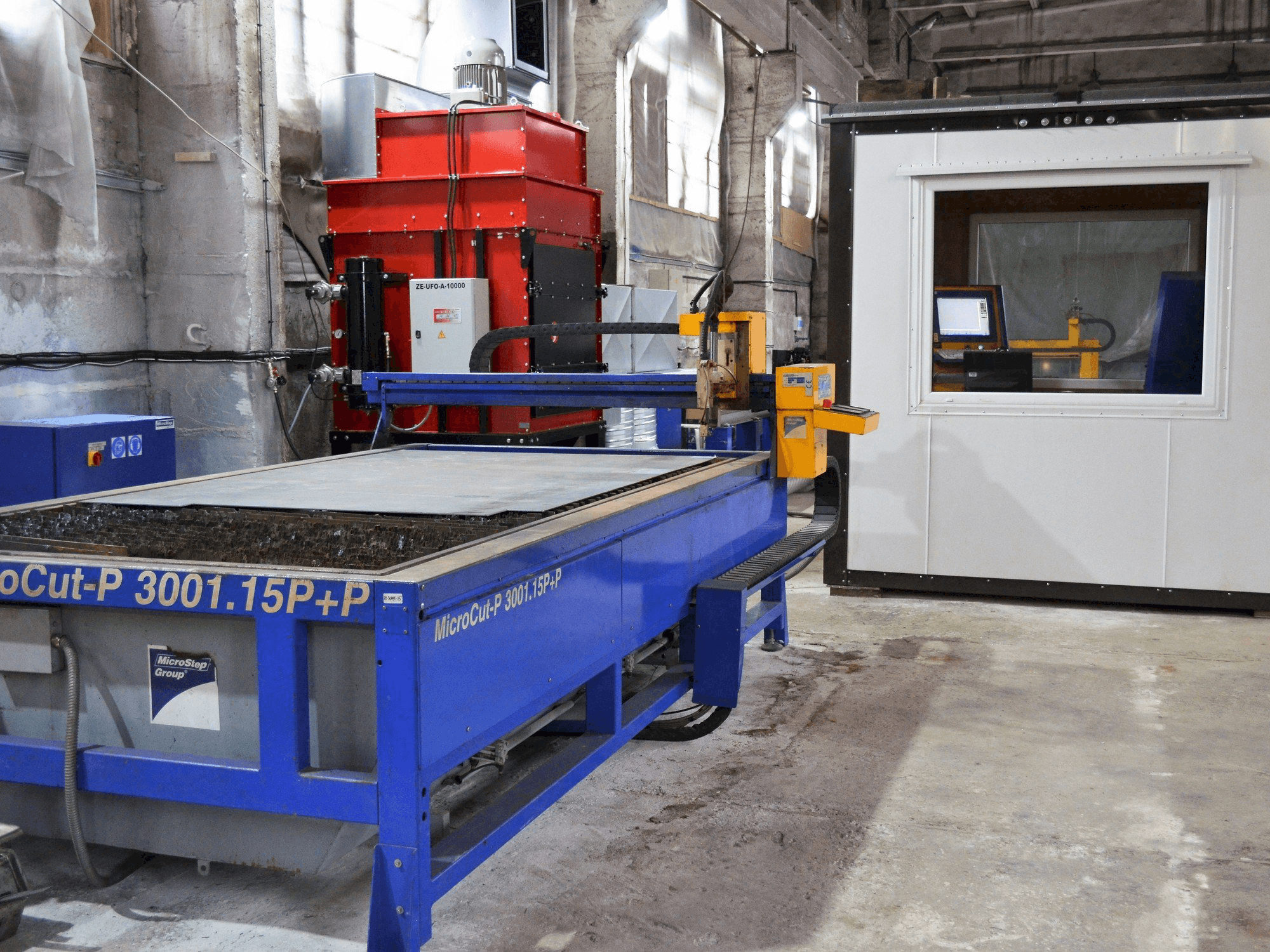 Vooraanzicht van MicroStep MicroCut-P 3001.15 P+P machine