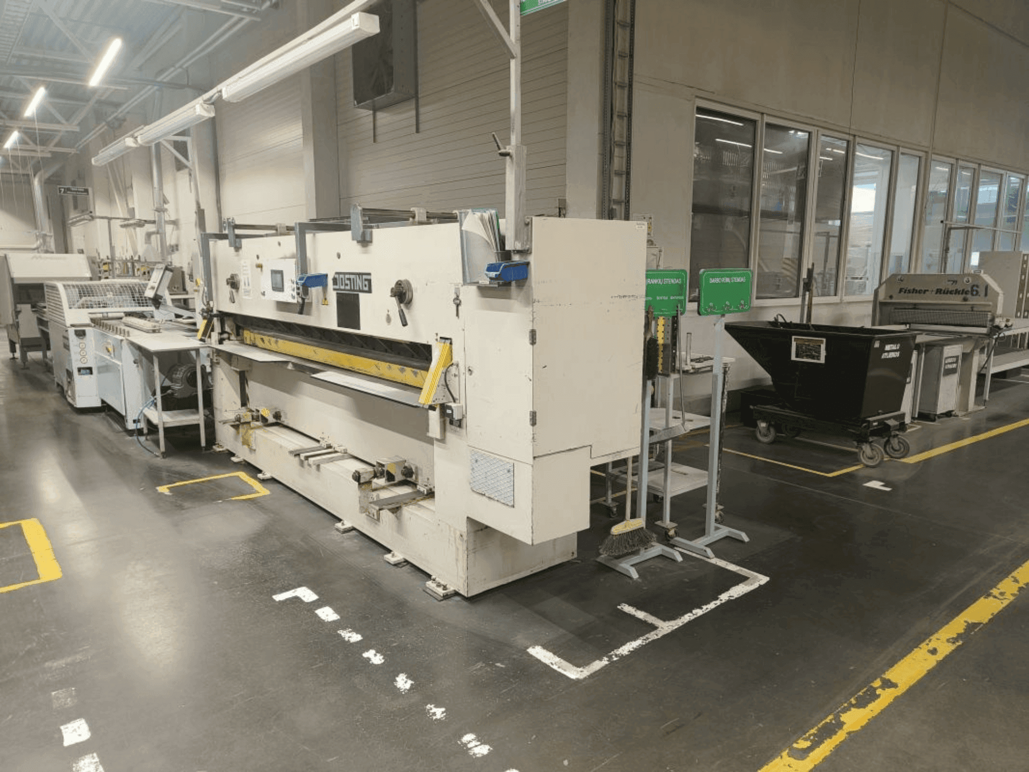 Vooraanzicht van JOSTING ZFS 2800 machine