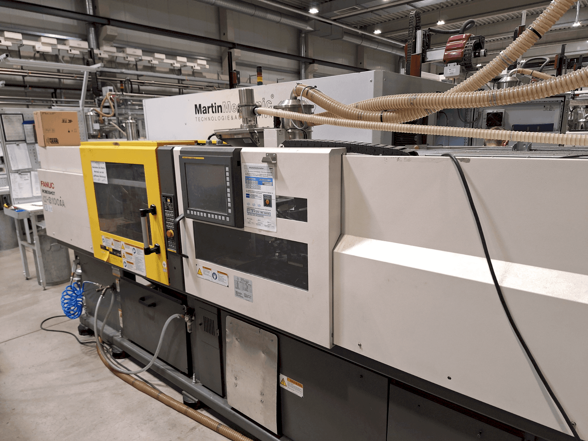 Vooraanzicht van FANUC Roboshot S100iA machine