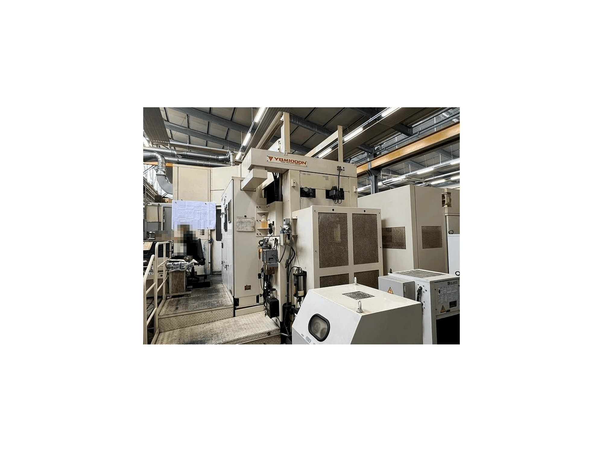 Vooraanzicht van YASDA YBM 1000N machine