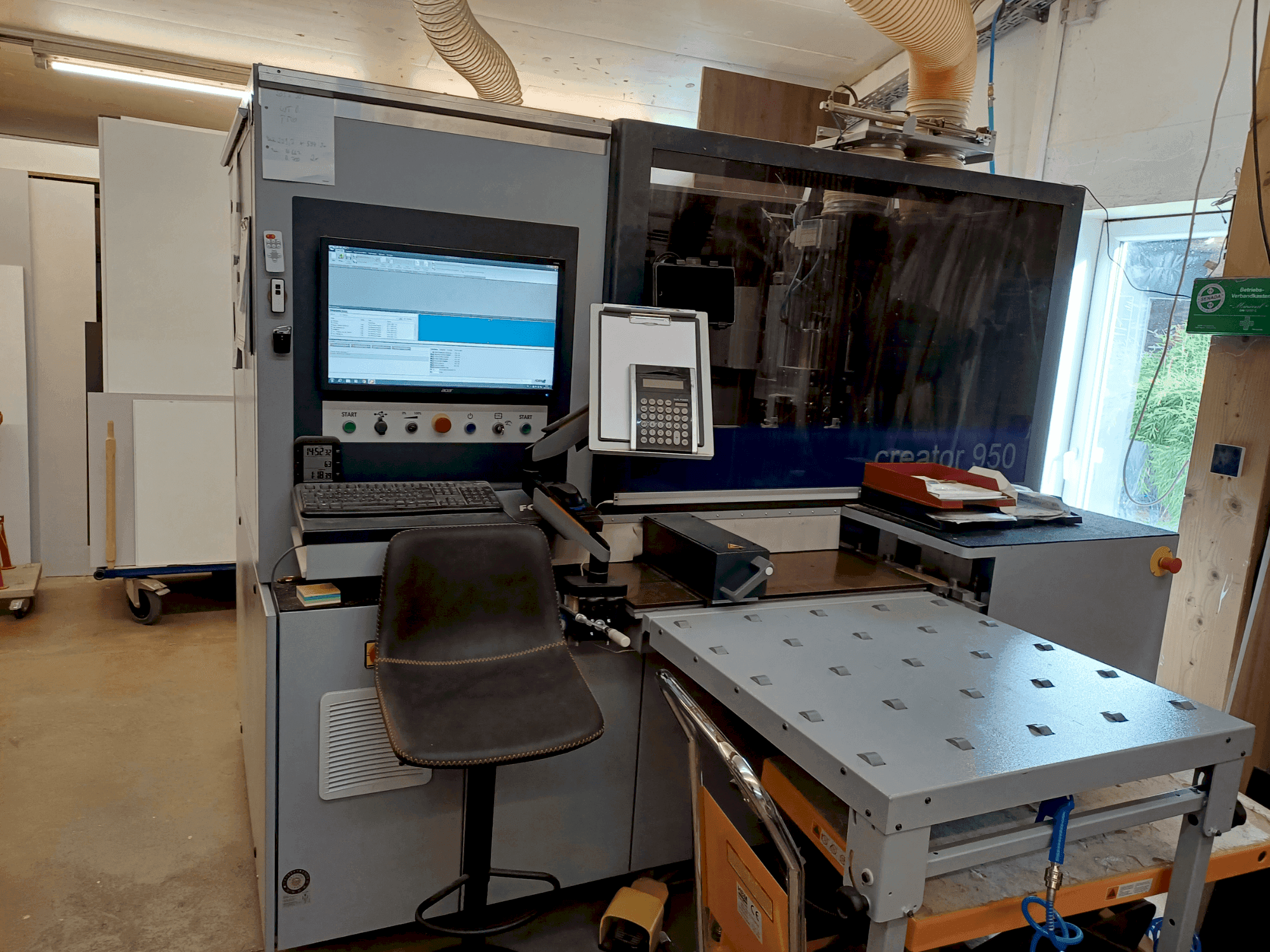 Vooraanzicht van FORMAT4 CNC CREATOR 950 machine