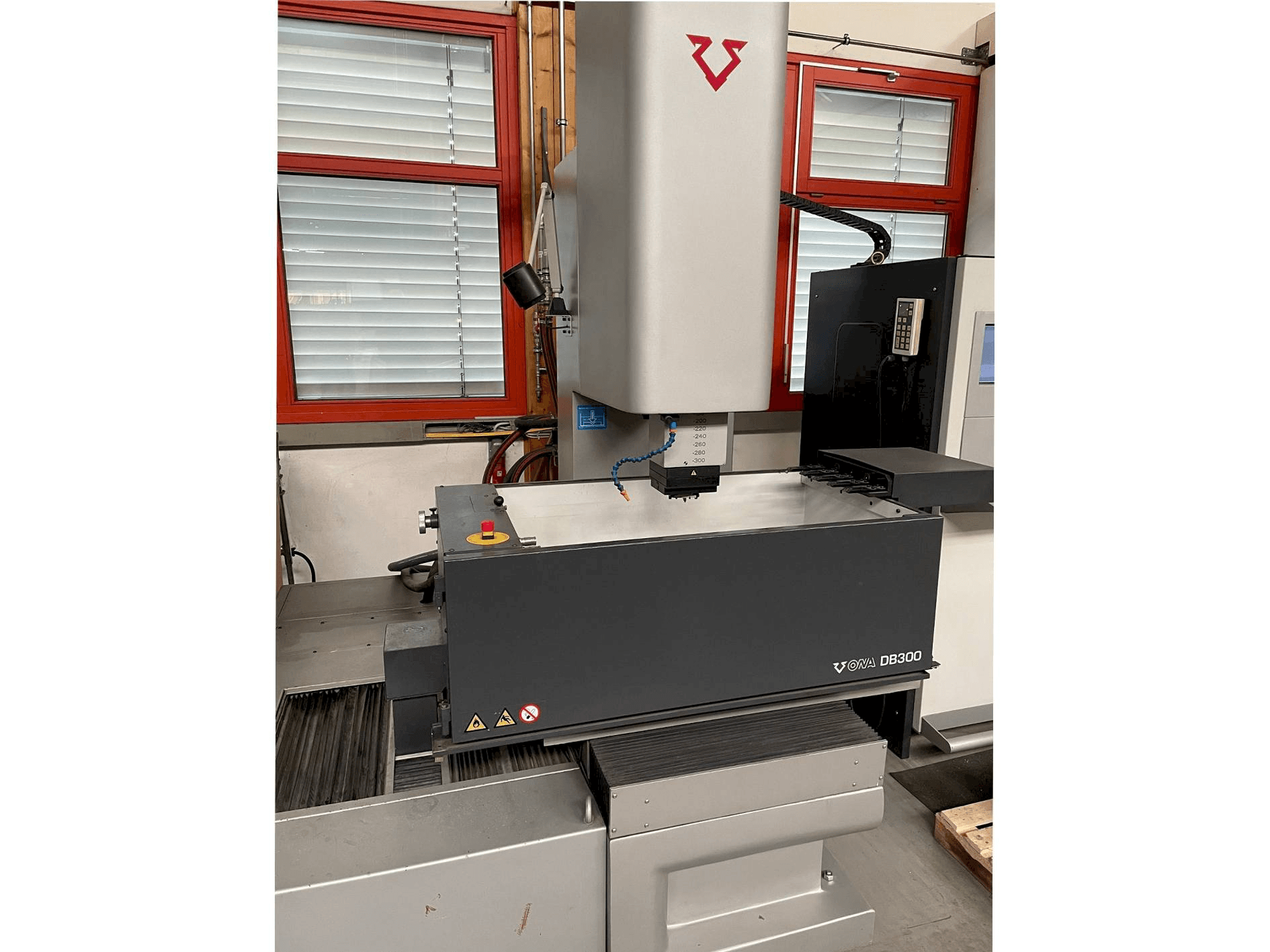 Vooraanzicht van ONA D830 machine