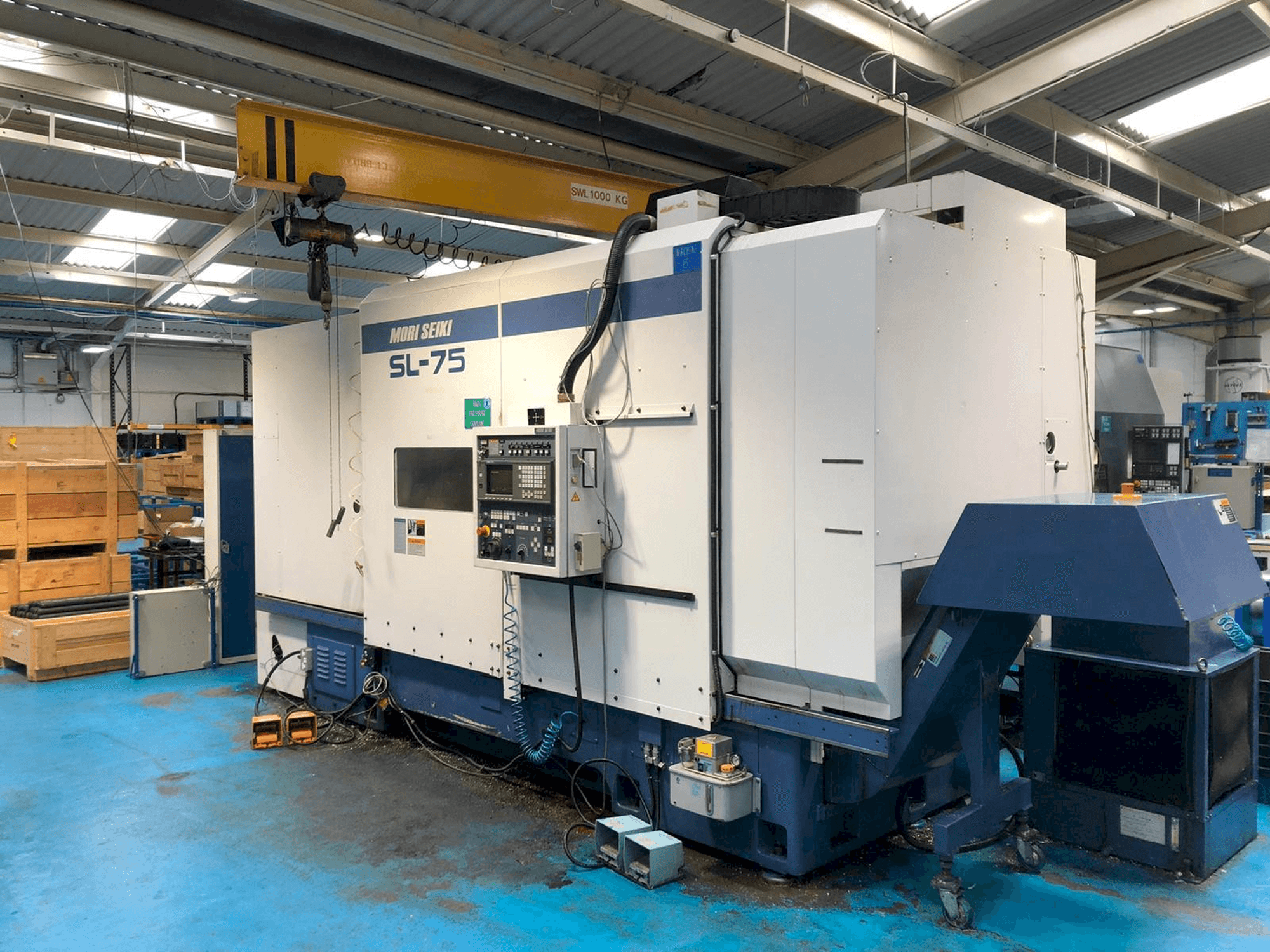 Vooraanzicht van MORI SEIKI SL75 machine