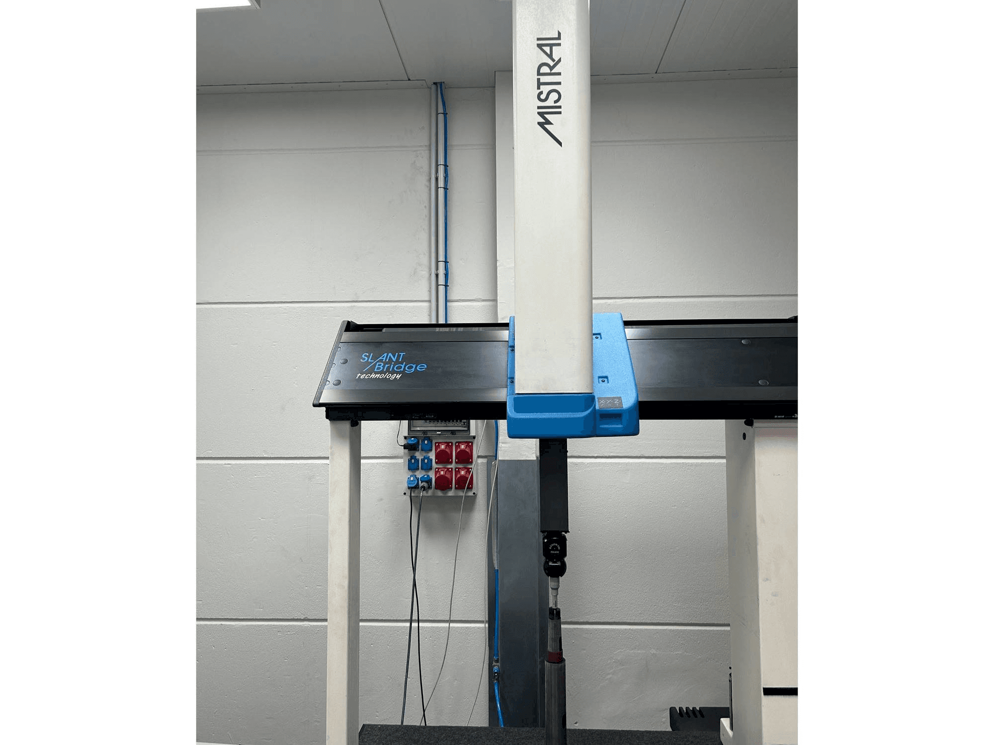 Vooraanzicht van DEA Mistrall machine