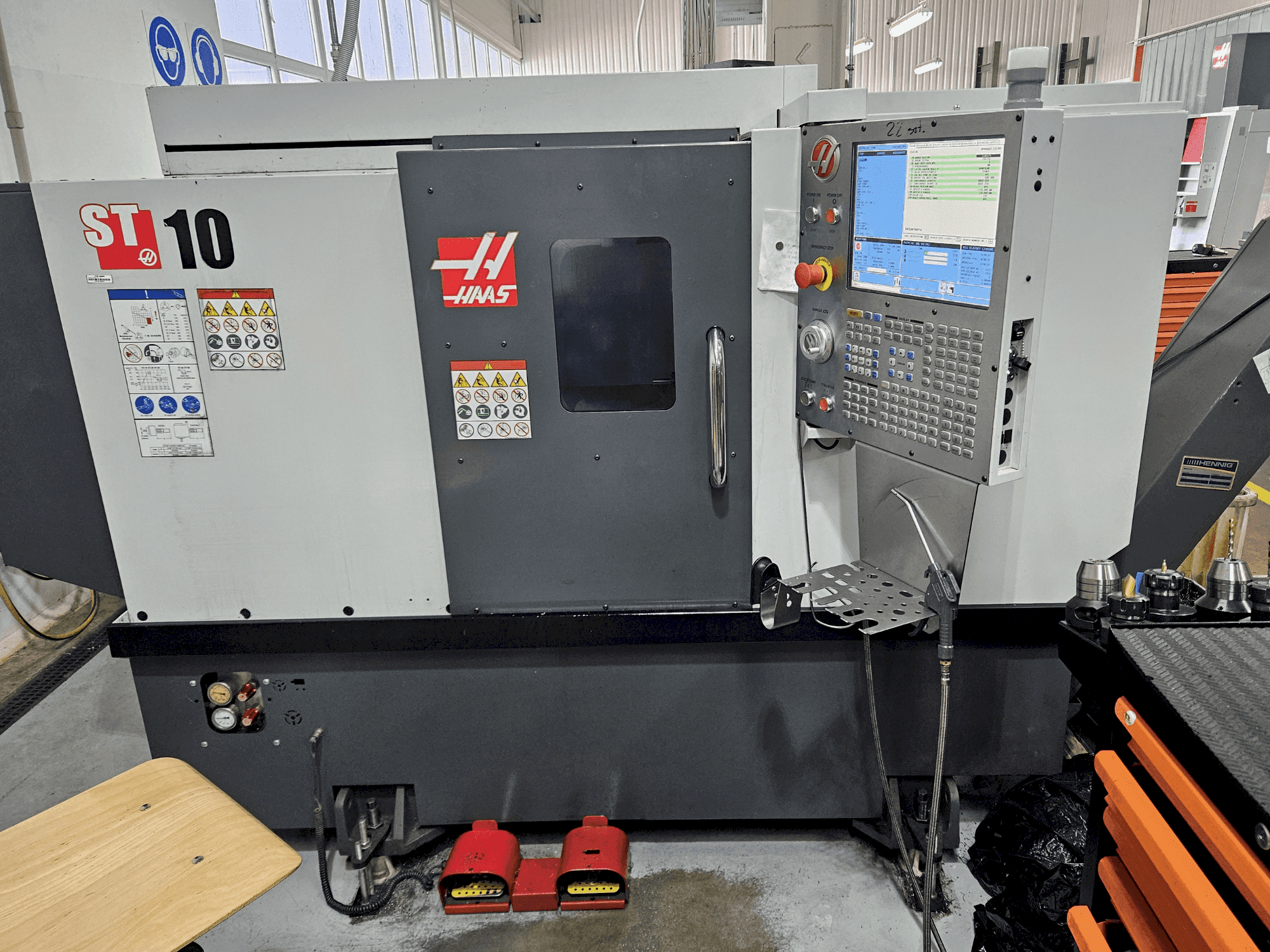 Vooraanzicht van HAAS ST-10 machine