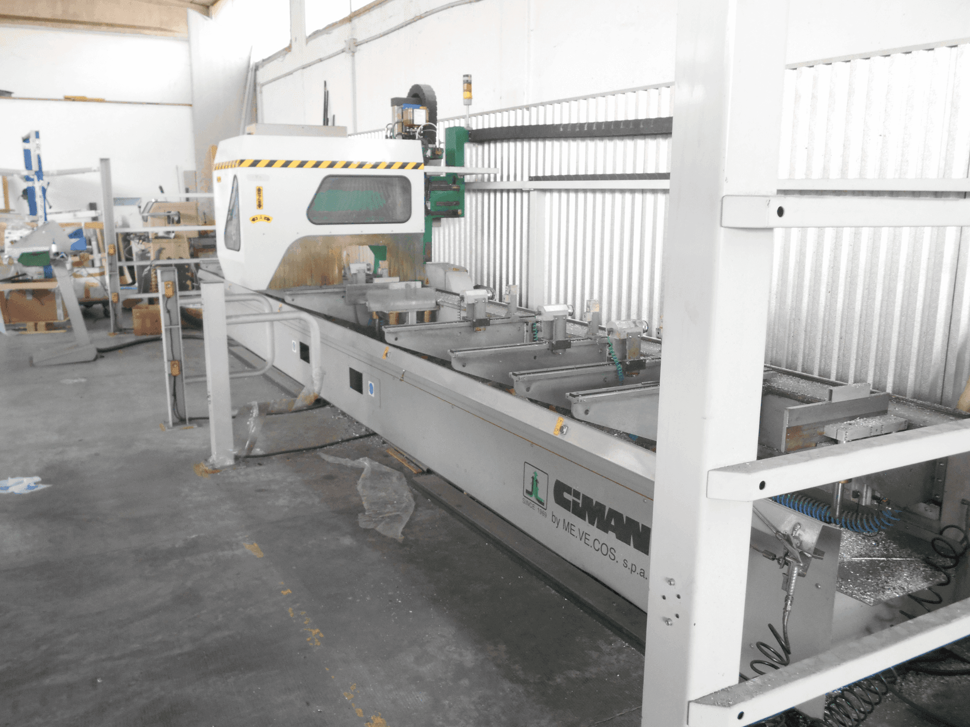 Vooraanzicht van CIMAN Mizak 6.7 twin machine