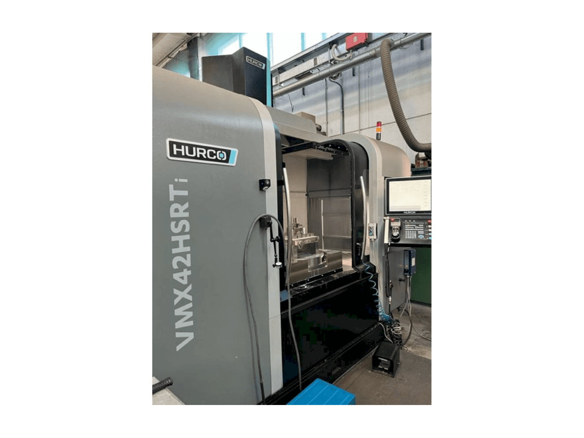 Linkerzijdeaanzicht van Hurco VMX42HSRTi machine