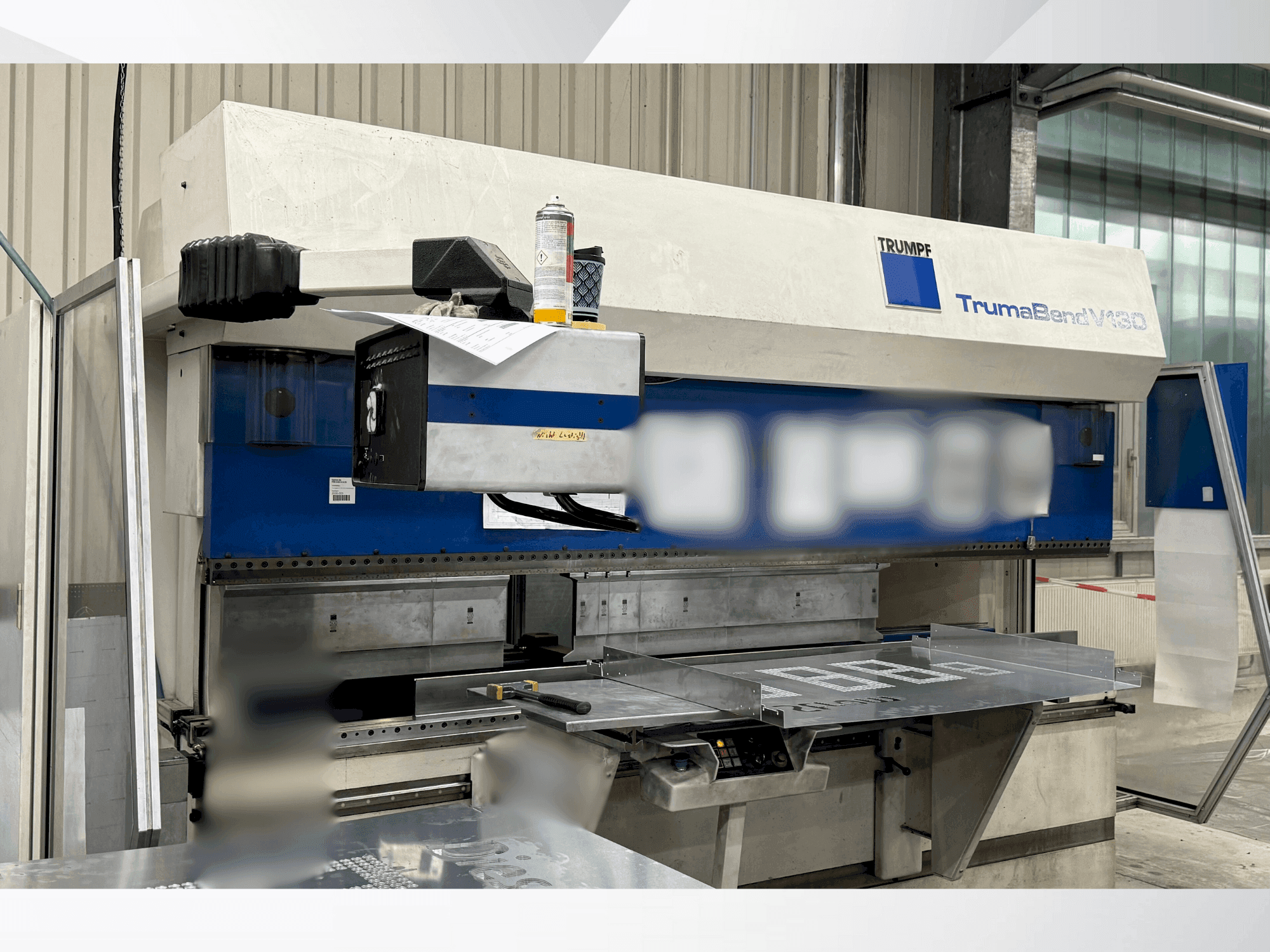Vooraanzicht van TRUMPF TrumaBend V130 machine