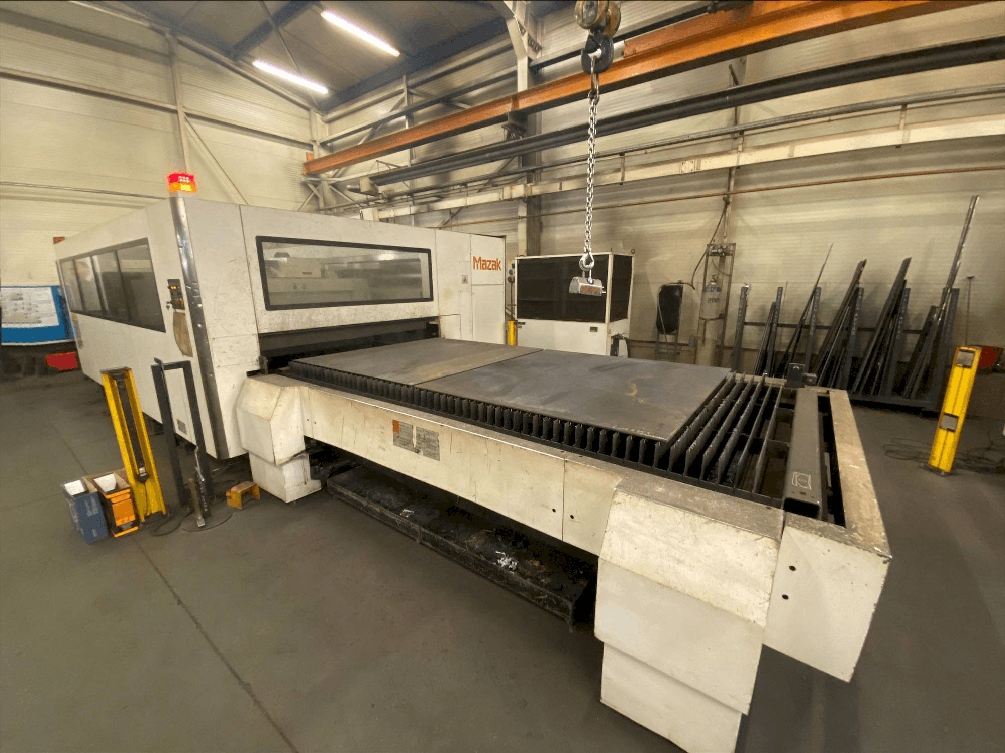 Vooraanzicht van Mazak OPTIPLEX 3015 II machine