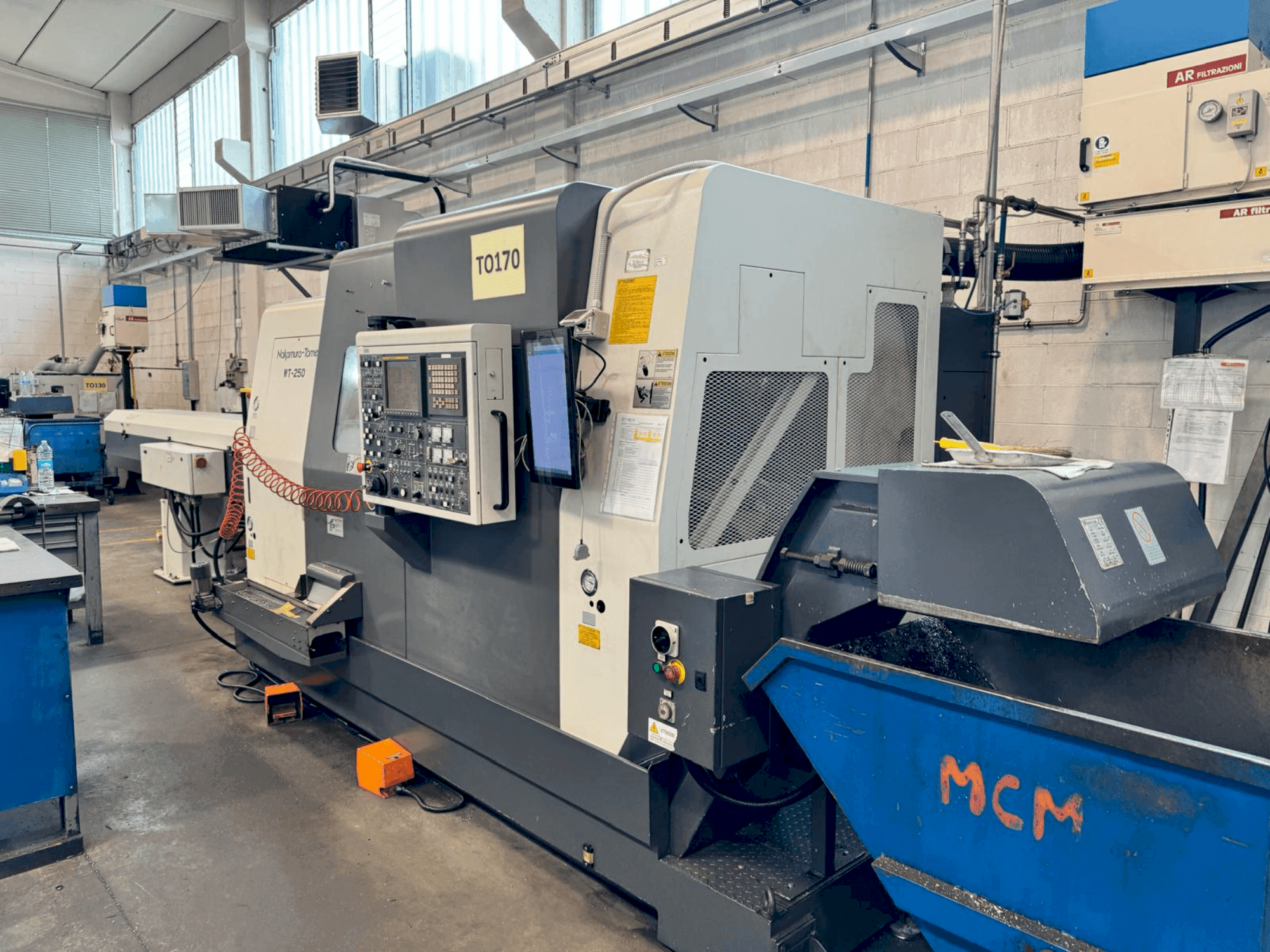 Vooraanzicht van NAKAMURA WT 250 machine