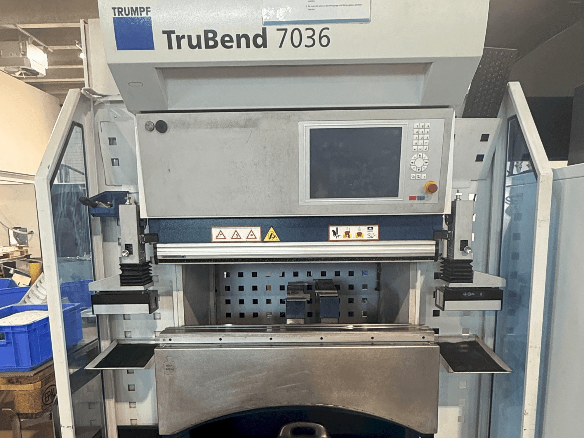 Vooraanzicht van TRUMPF TruBend 7036 machine