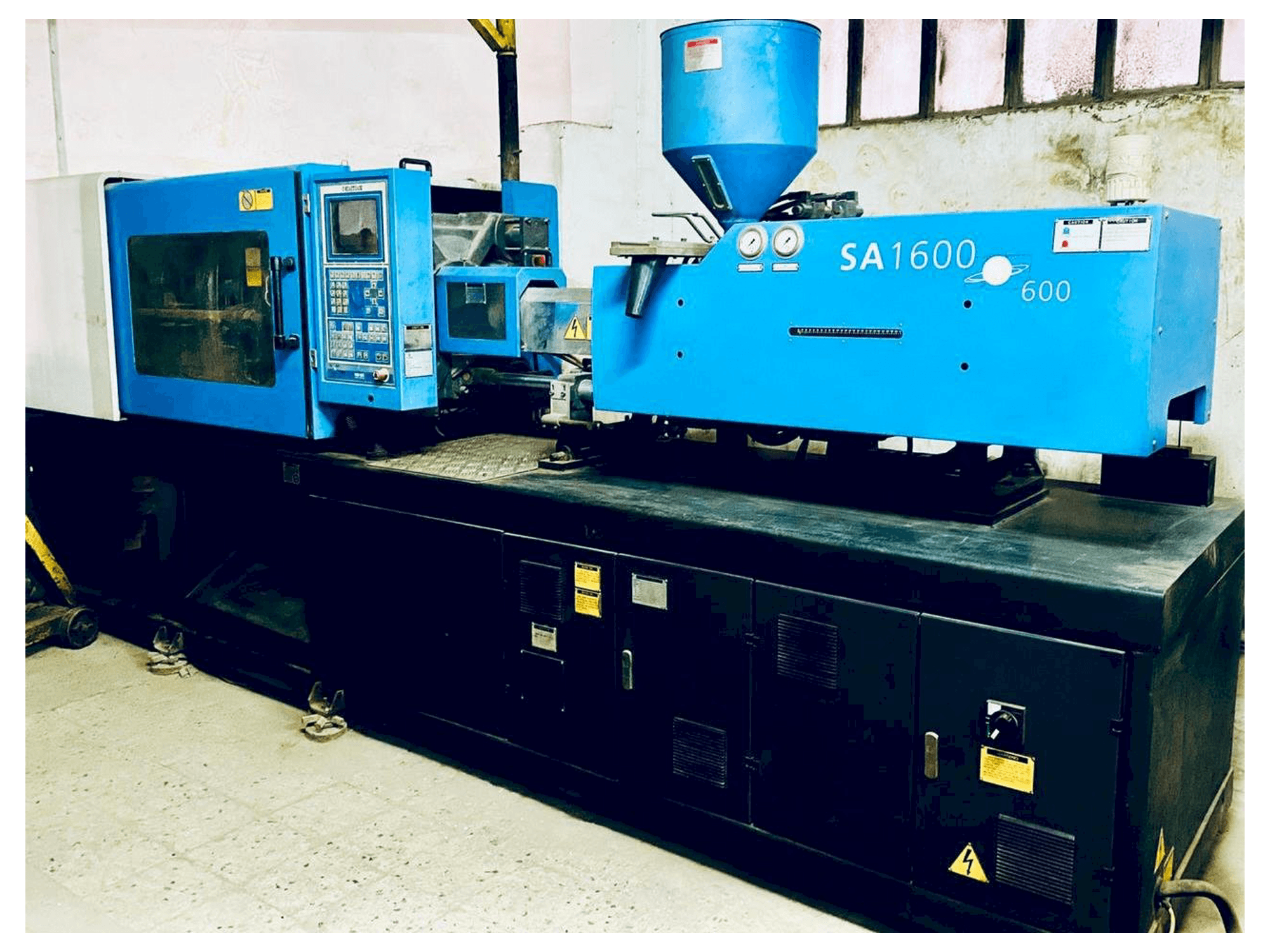 Vooraanzicht van HAITIAN SA 1600-600 machine