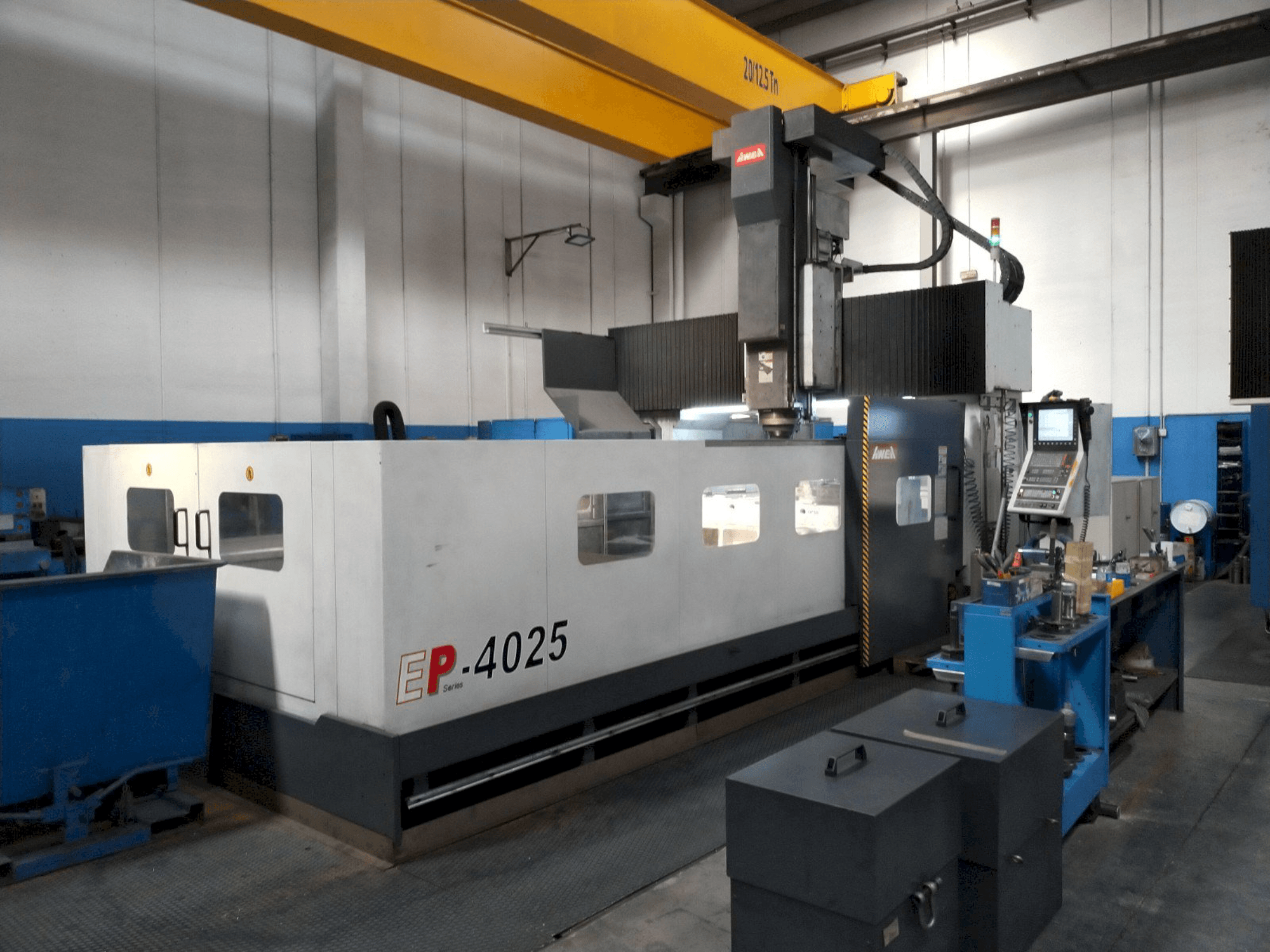 Vooraanzicht van AWEA EP-4025 machine