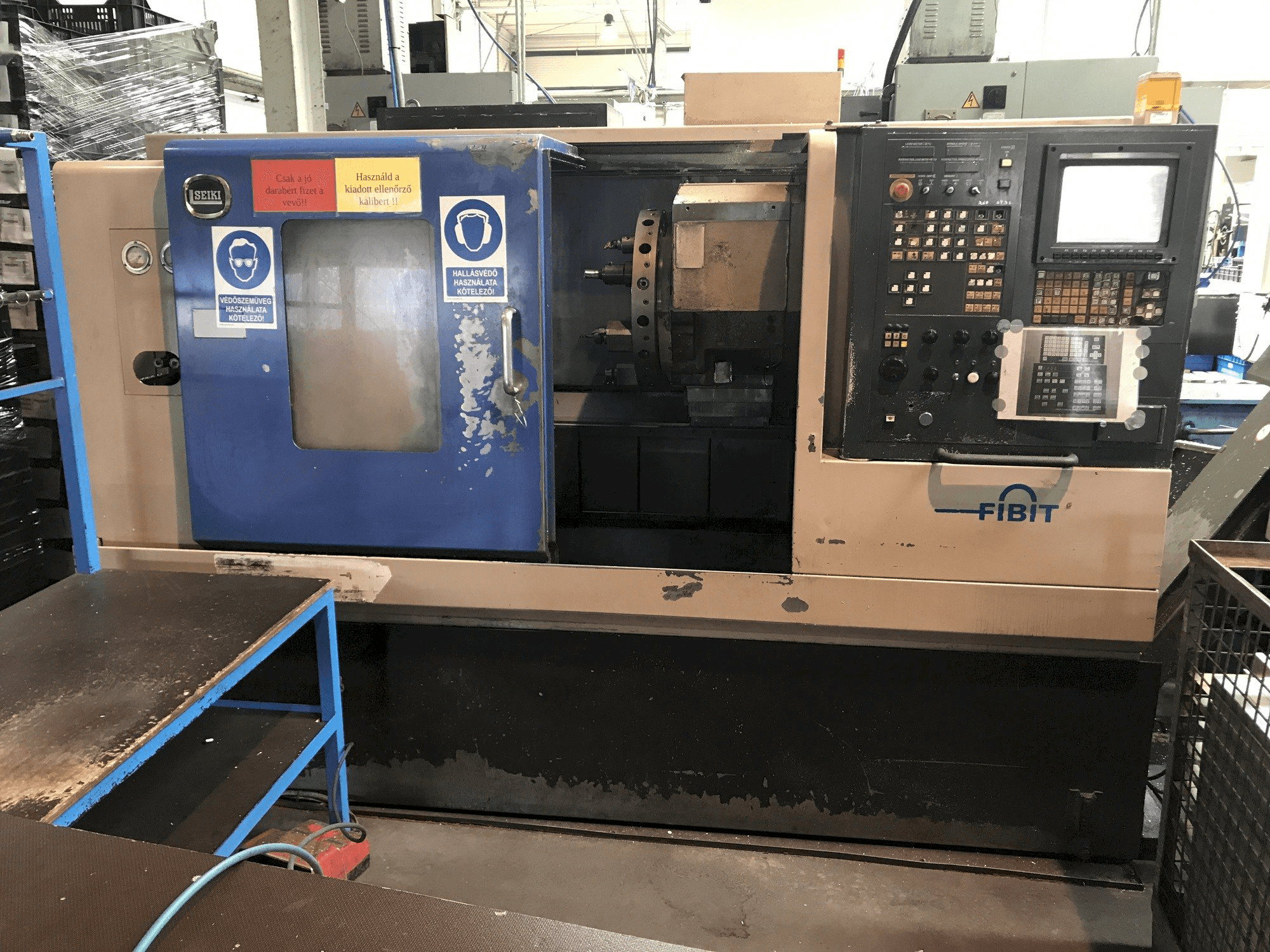 Vooraanzicht van HITACHI SEIKI HT20RIII machine
