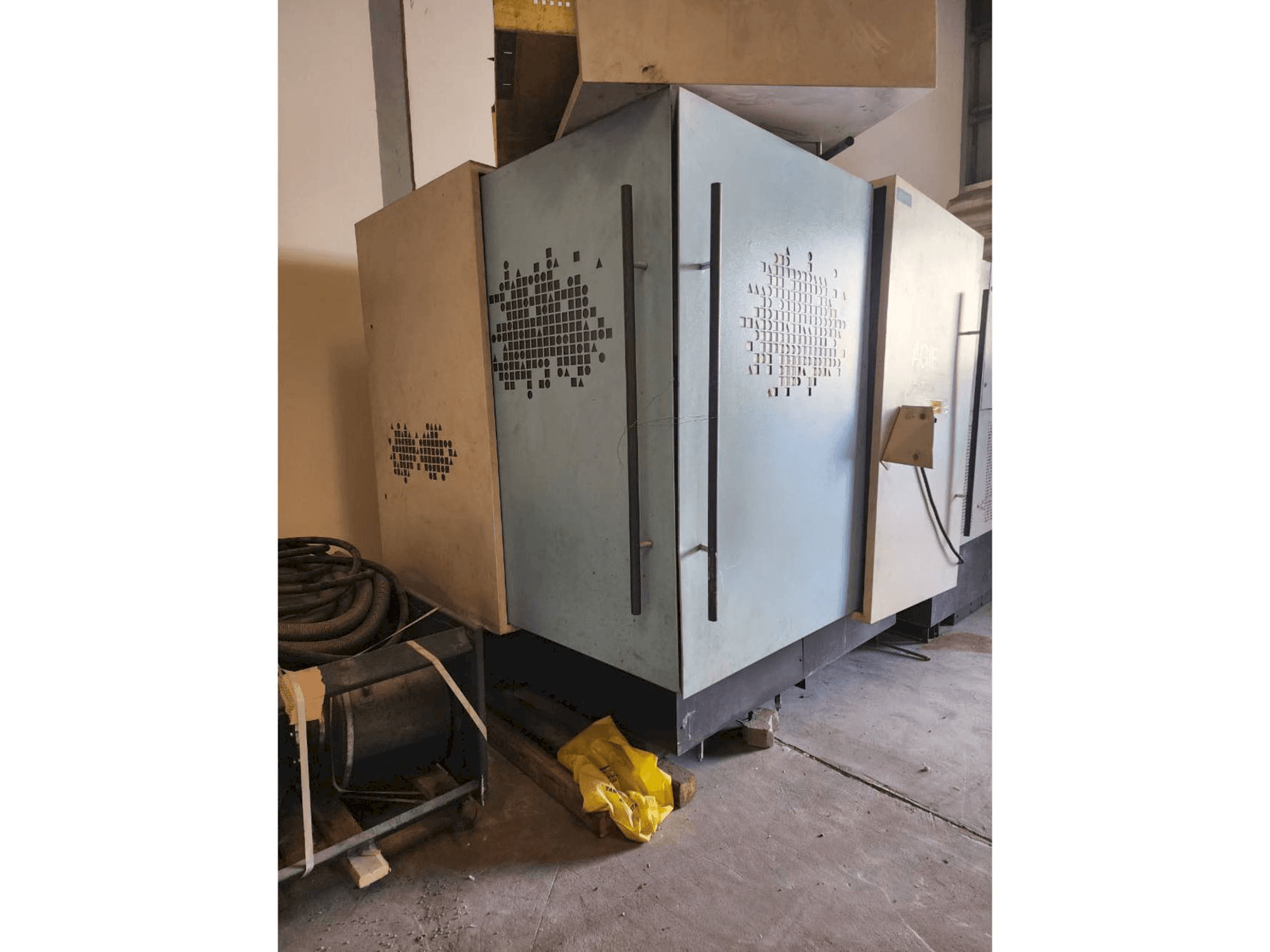 Vooraanzicht van AGIE Challenge 2 machine