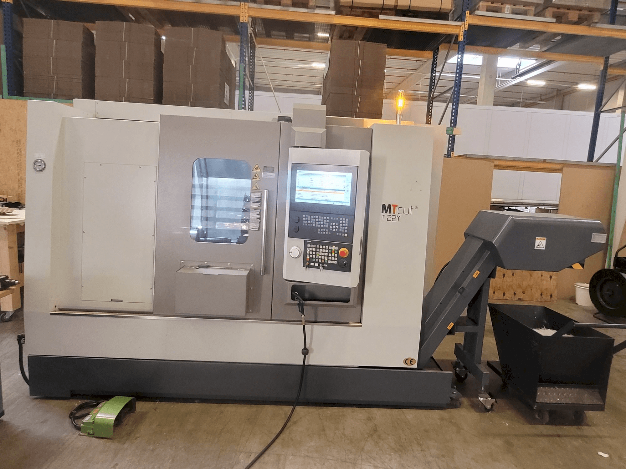 Vooraanzicht van MTRent T22Y machine
