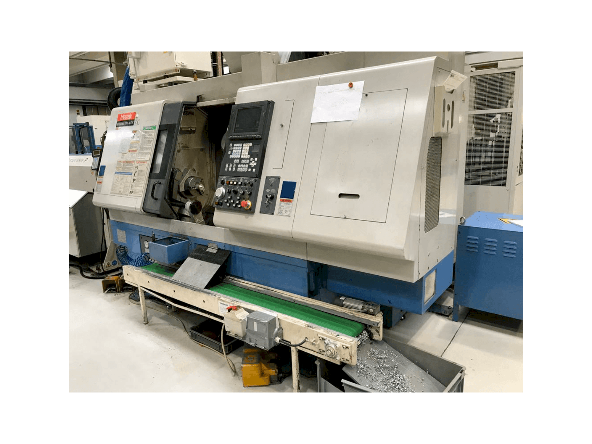 Vooraanzicht van Mazak Integrex 100 II SY machine