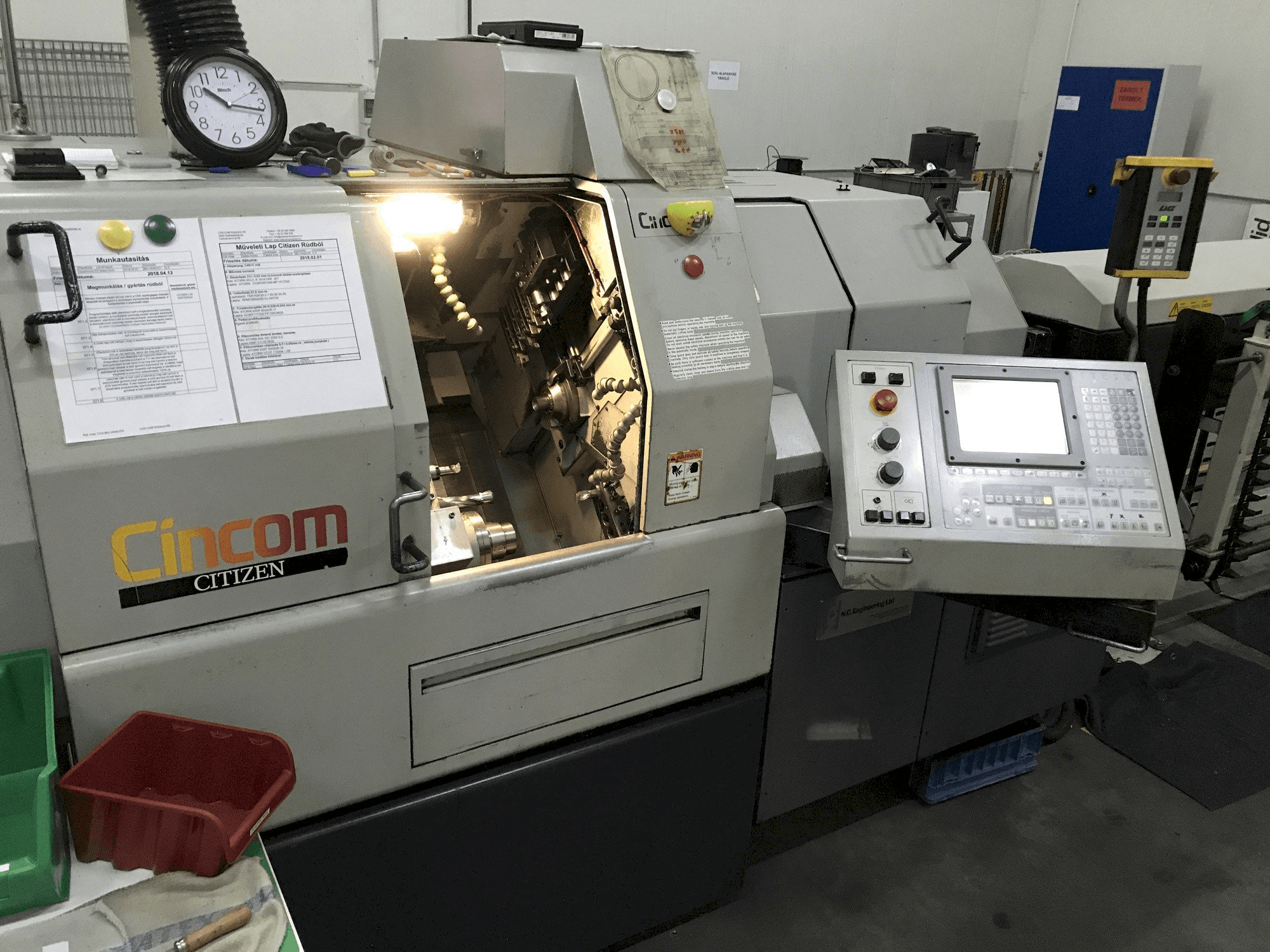 Vooraanzicht van Citizen Cincom L32 machine