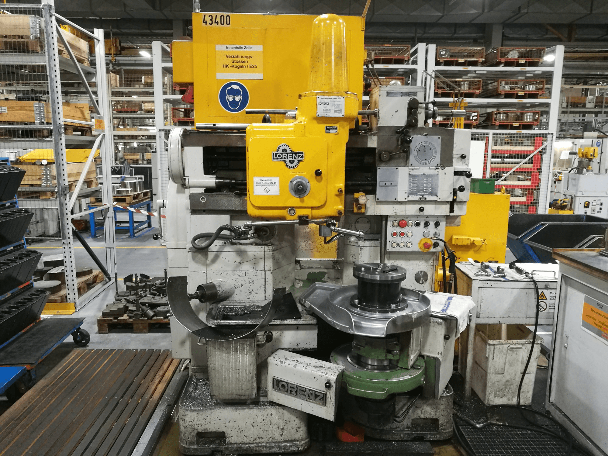 Vooraanzicht van LORENZ SNJ5 machine