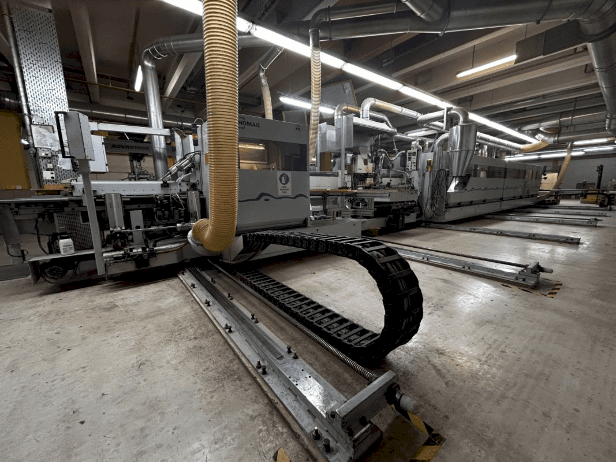 Vooraanzicht van HOMAG WEEKE PROFI KFL20/29/QA/25 machine