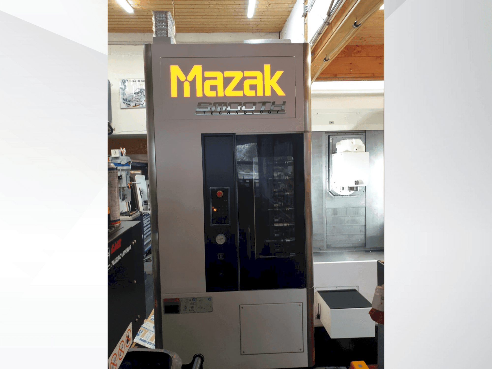 Vooraanzicht van Mazak INTEGREX j-200S machine