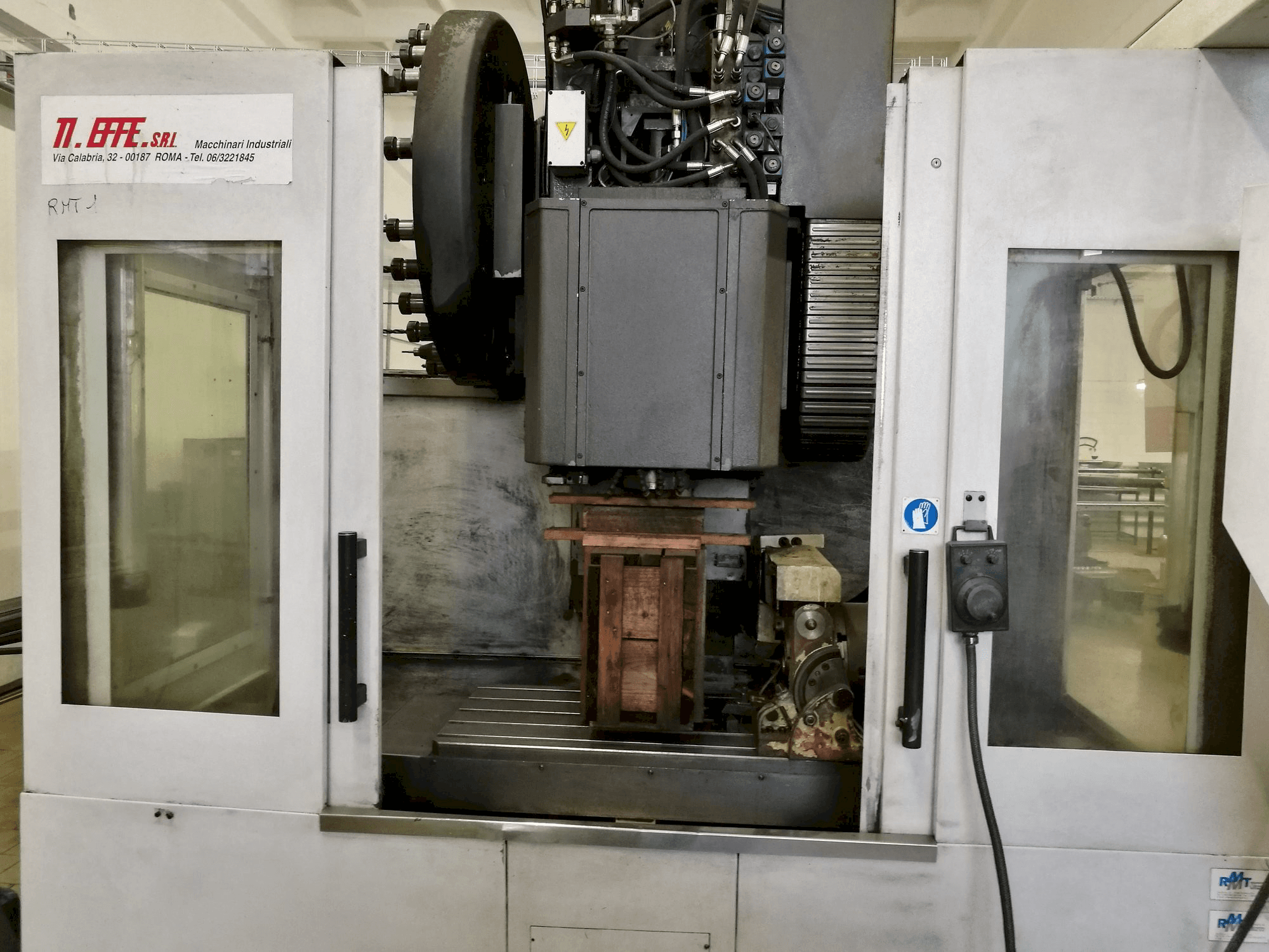 Vooraanzicht van RMT Kompakt 8 machine