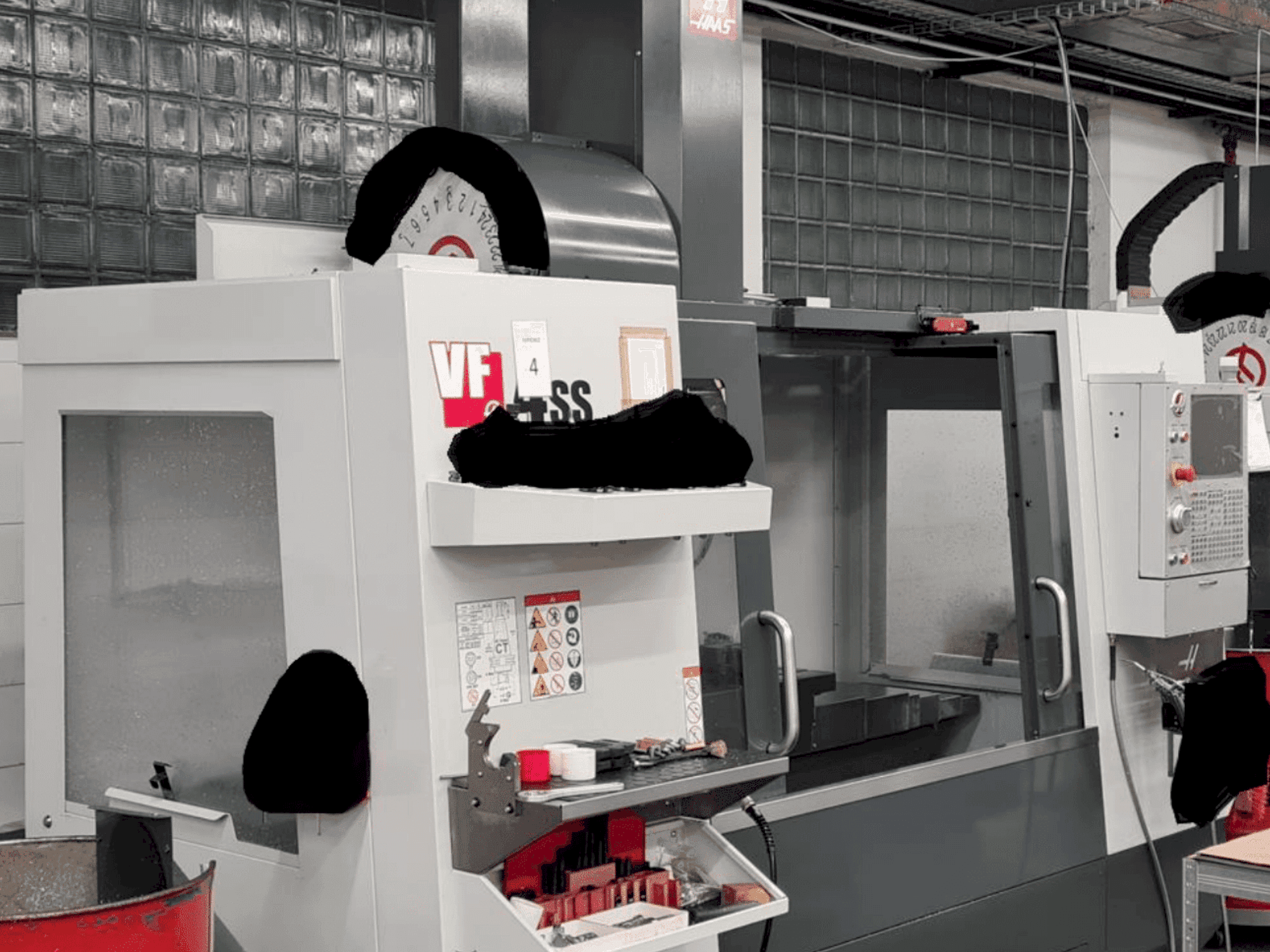 Vooraanzicht van HAAS VF-4SS machine