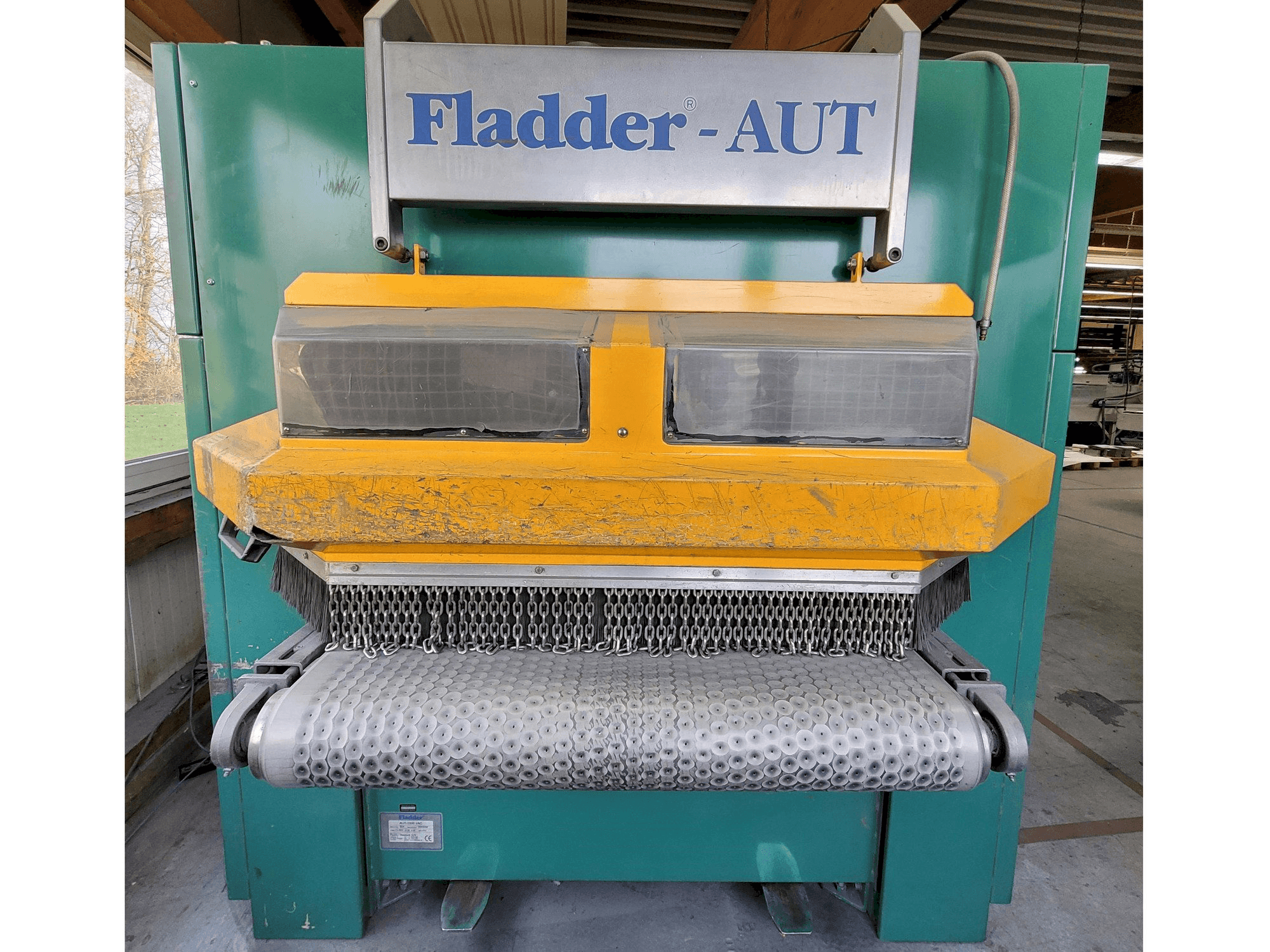 Vooraanzicht van Fladder AUT-1000 VAC machine