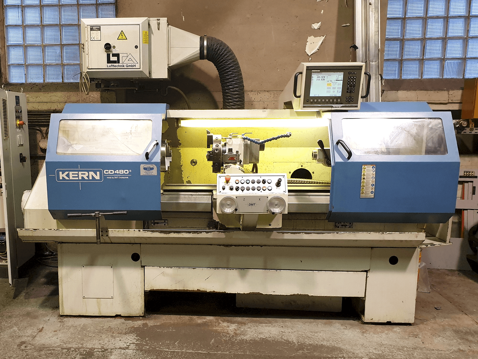 Vooraanzicht van KERN CD 480 machine