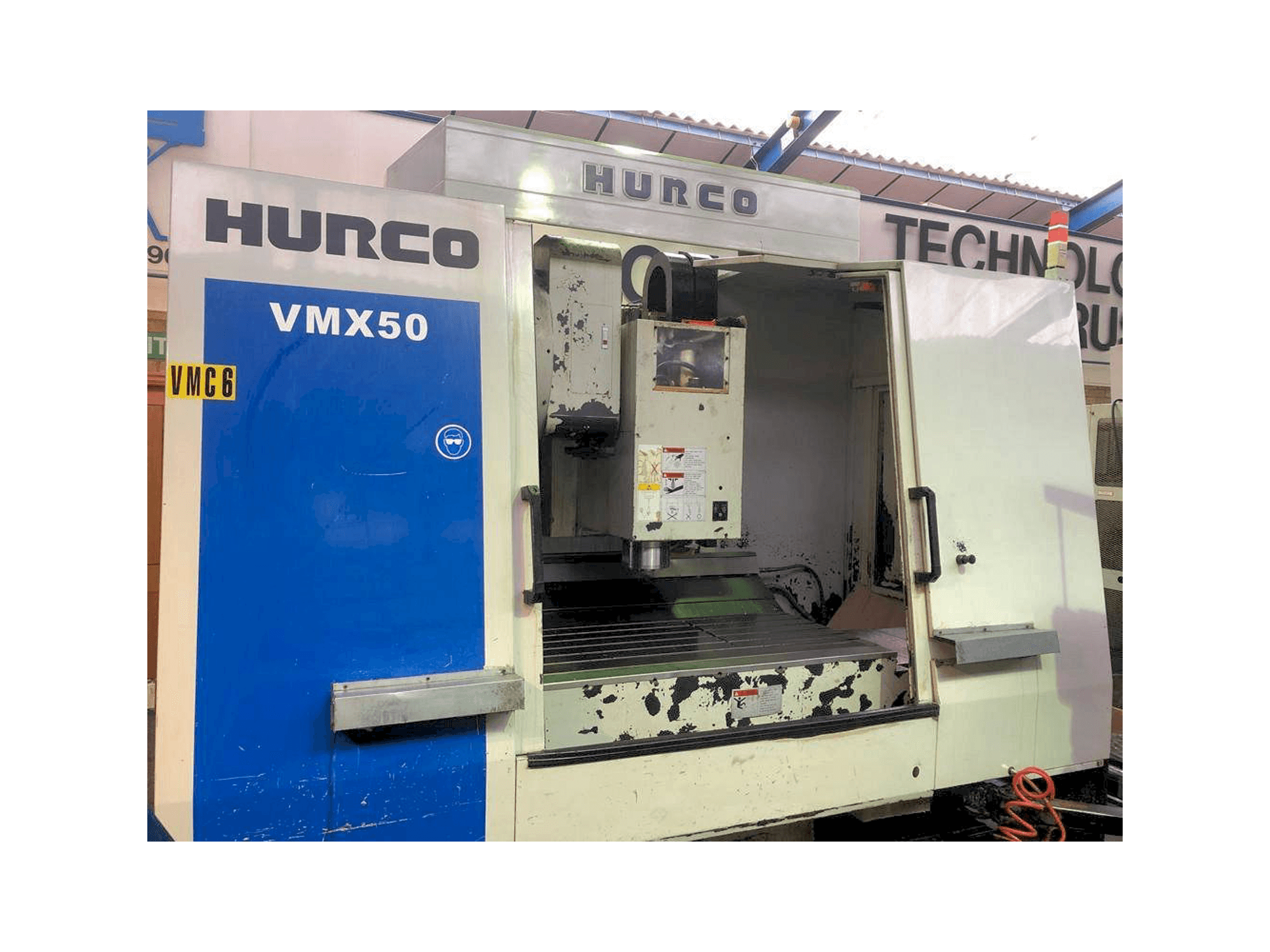 Vooraanzicht van Hurco VMX 50/40T machine