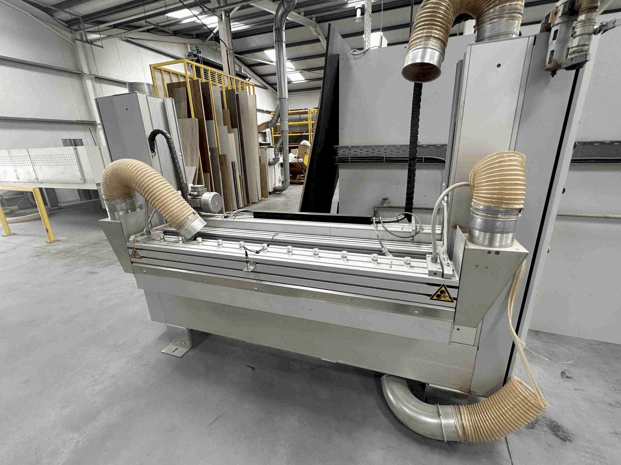 Vooraanzicht van WANDRES CF05/1500 machine