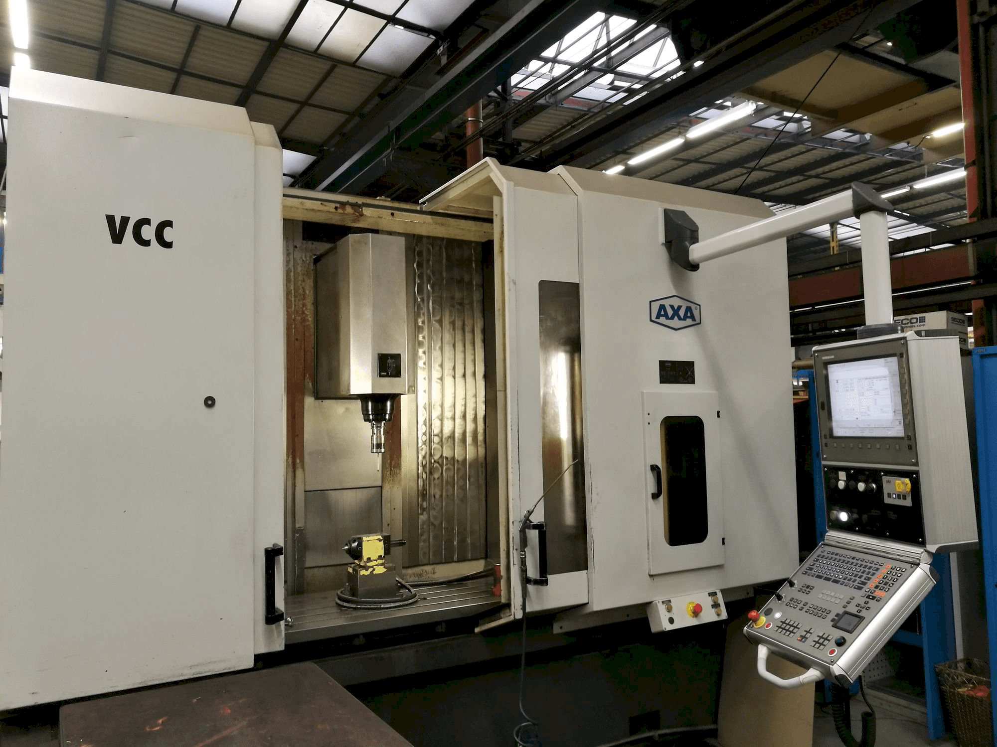 Vooraanzicht van AXA VCC 1200 machine