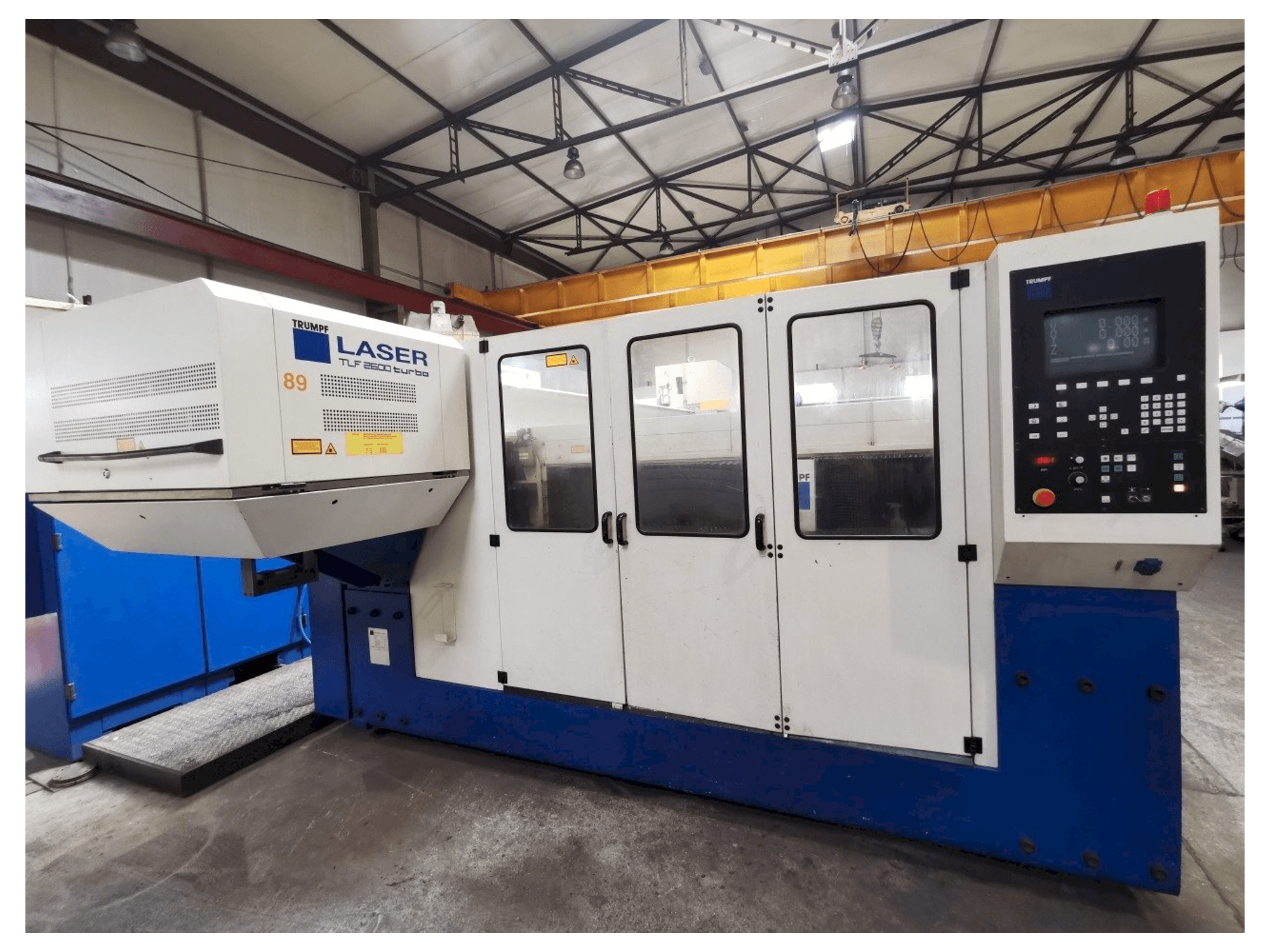 Vooraanzicht van Trumpf Trumatic L 4030 machine