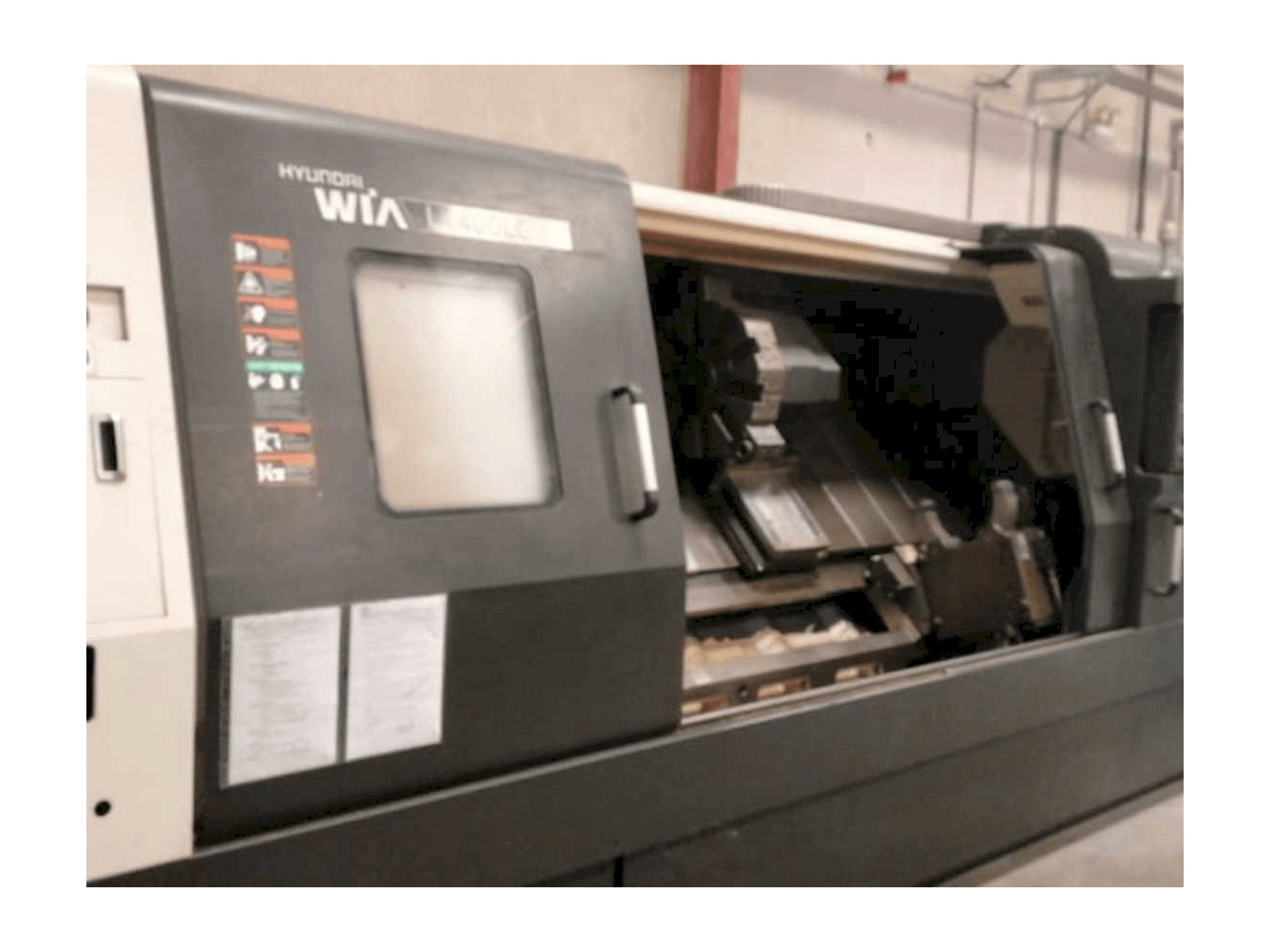 Vooraanzicht van Hyundai Wia L400LC machine