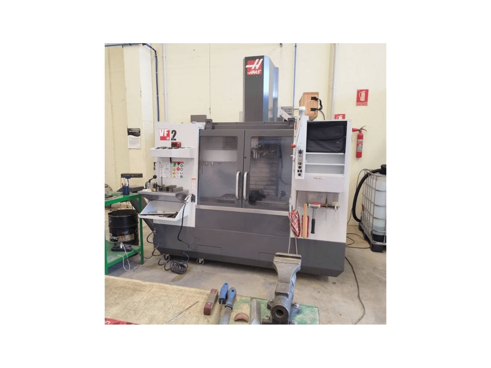 Vooraanzicht van HAAS VF-2 machine