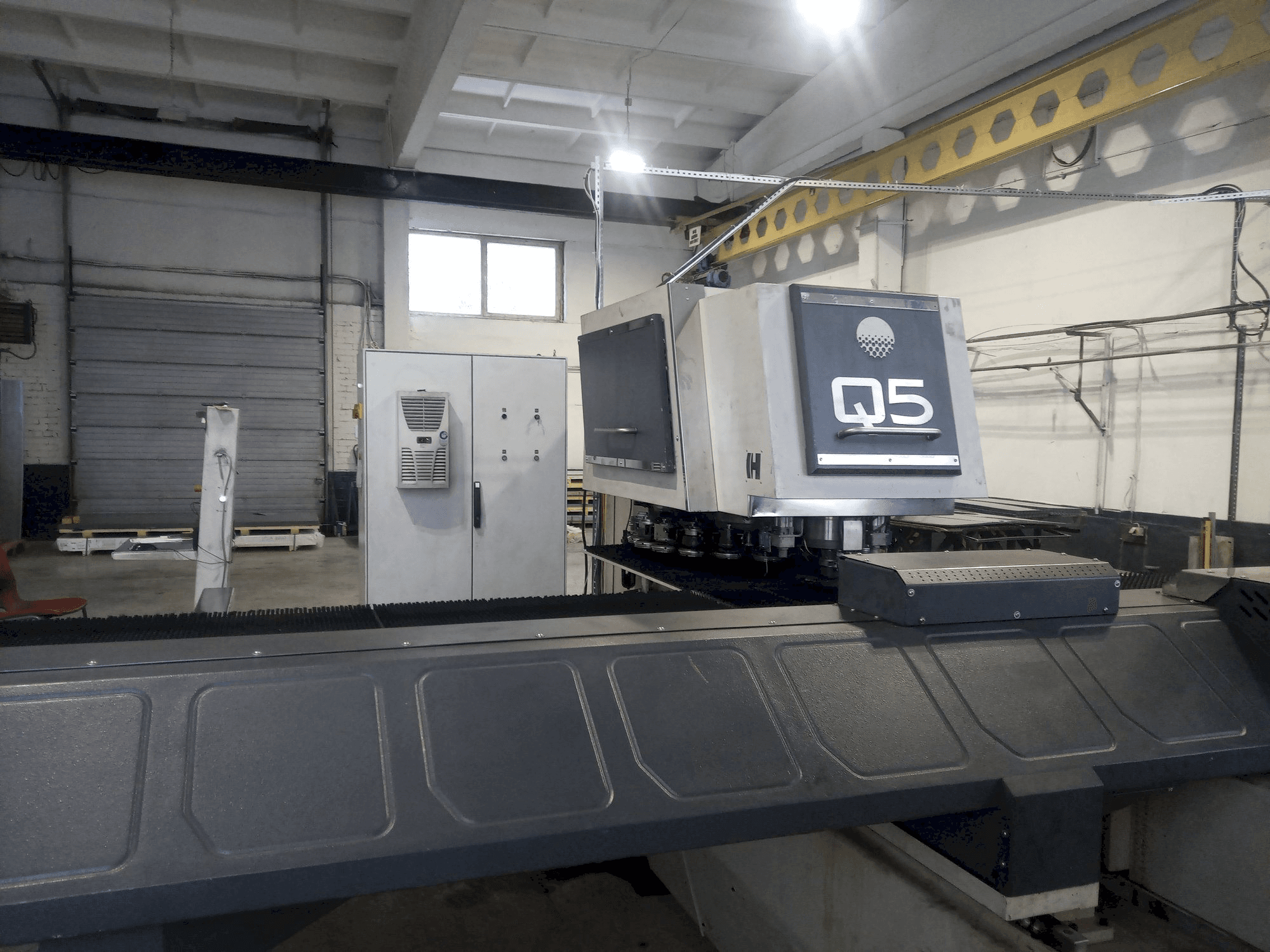 Vooraanzicht van HACO Q5 – 3030 – 20 I machine