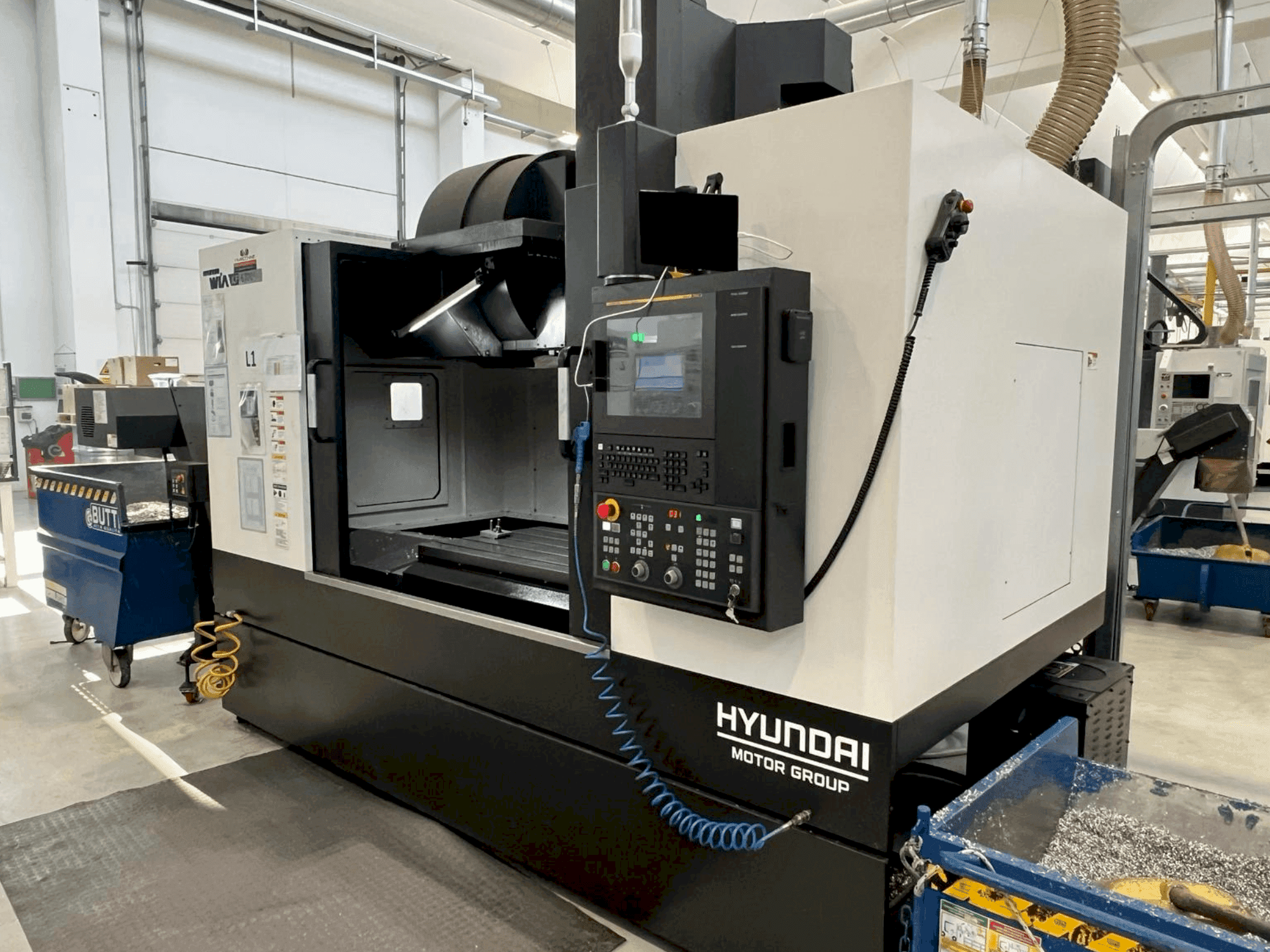 Vooraanzicht van Hyundai KF6700II machine