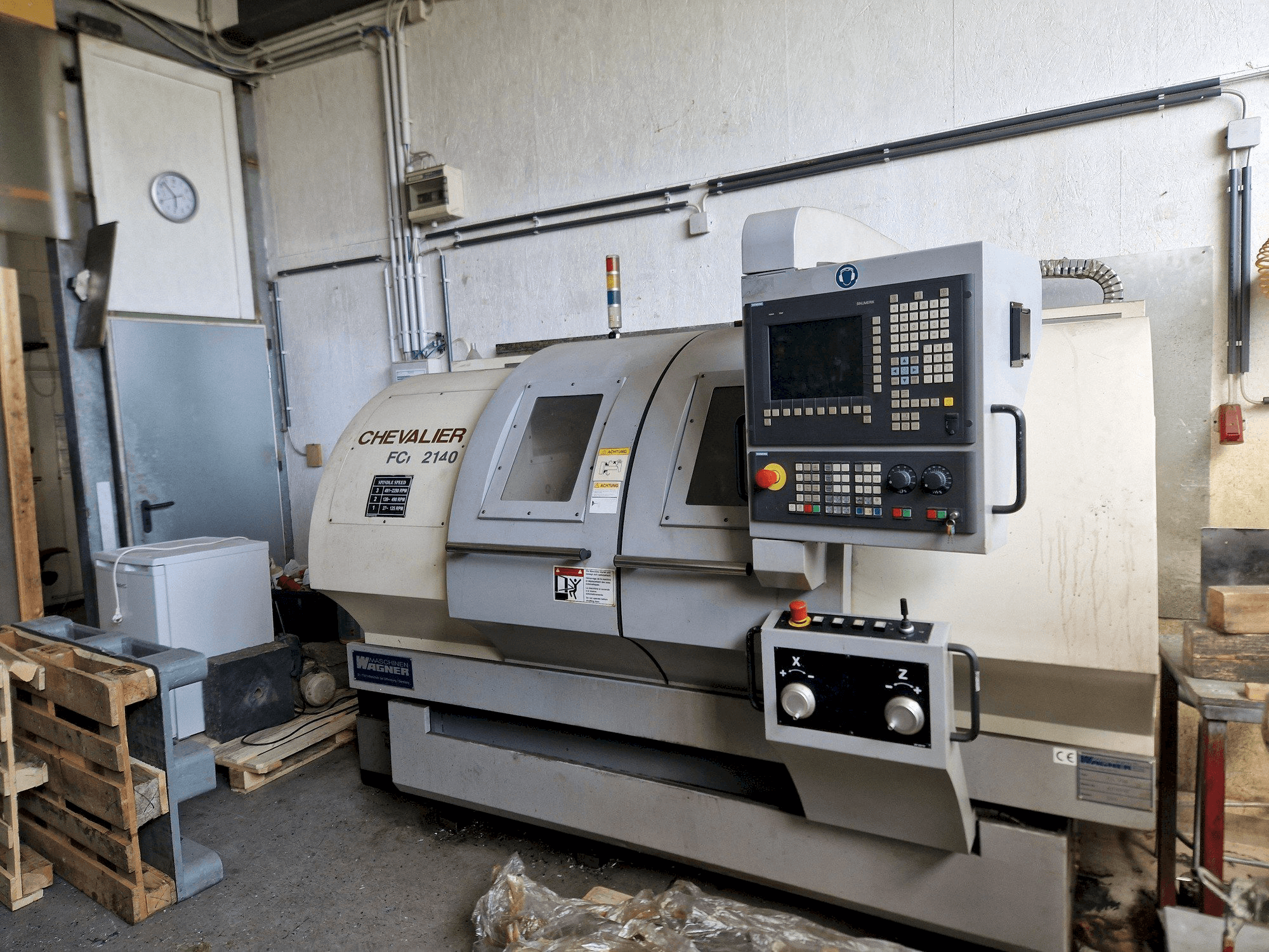 Vooraanzicht van Chevalier FCL 2140 S machine