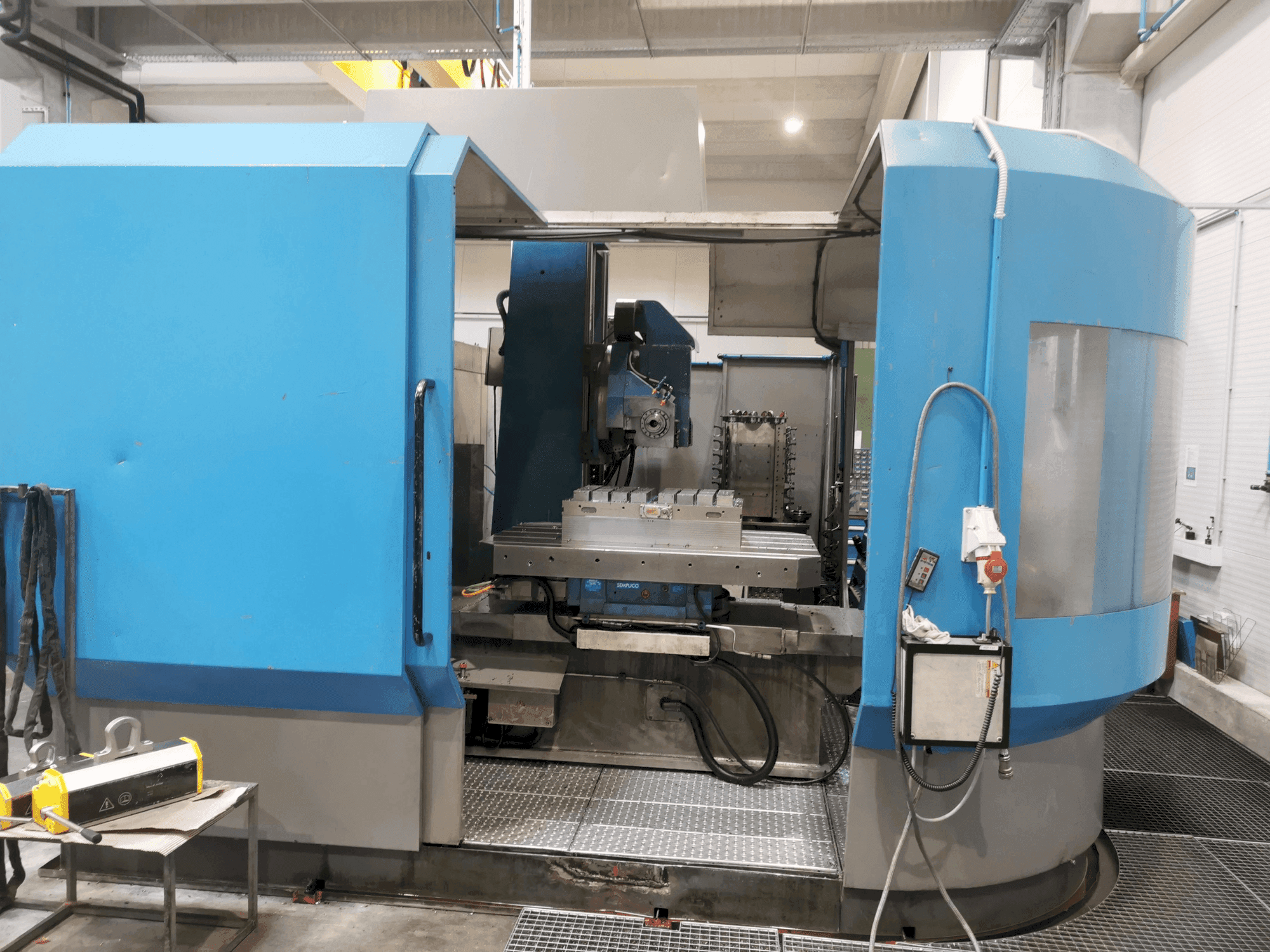 Vooraanzicht van IXION IA 3 TLF machine