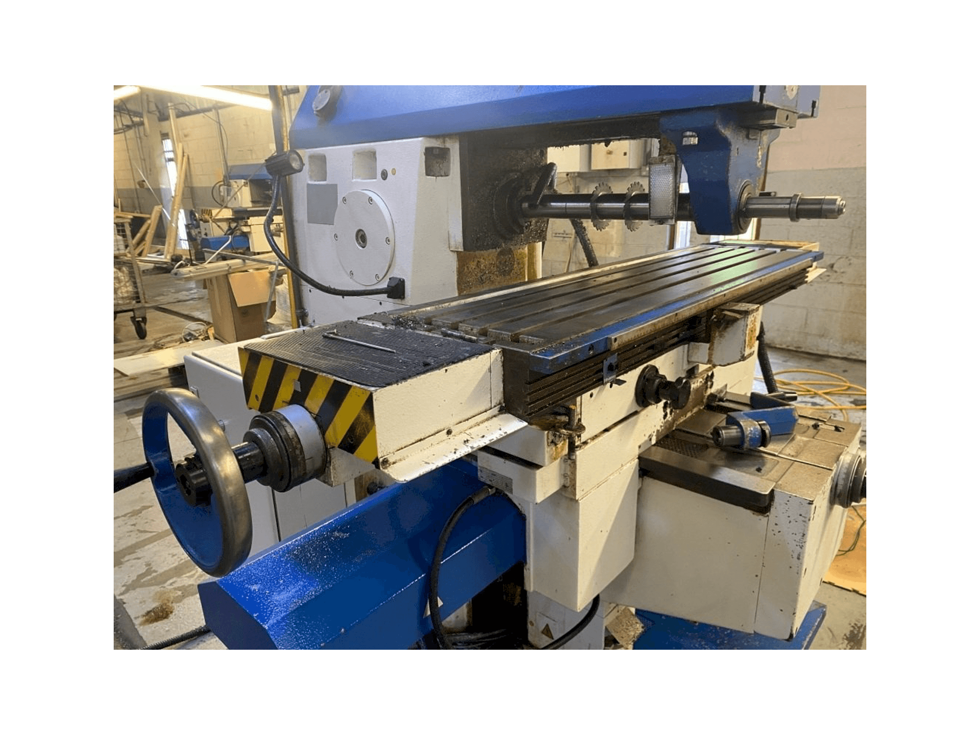 Vooraanzicht van TOS Olomouc FGU 32 machine