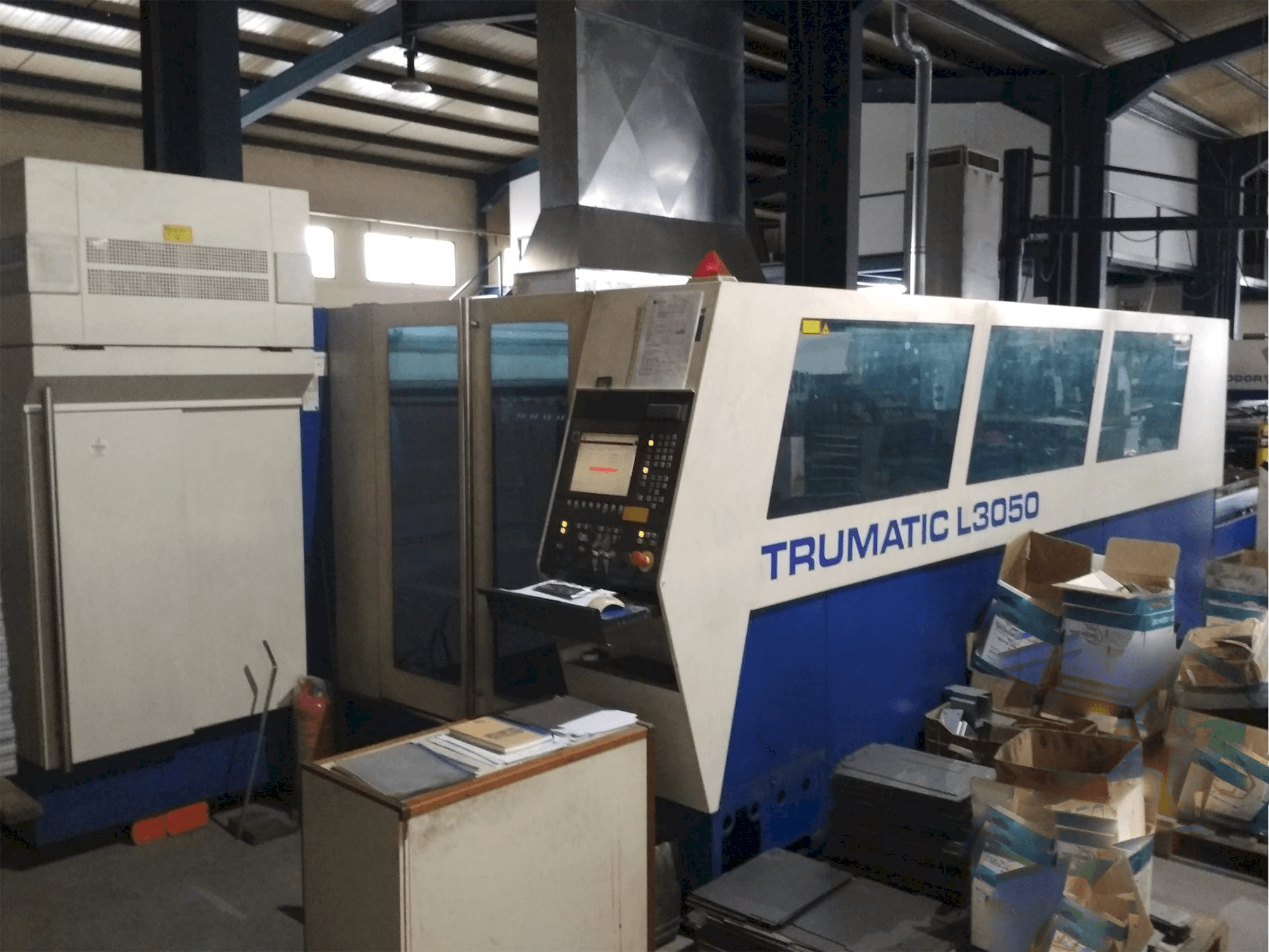 Vooraanzicht van Trumpf Trumatic L3050 5kw machine