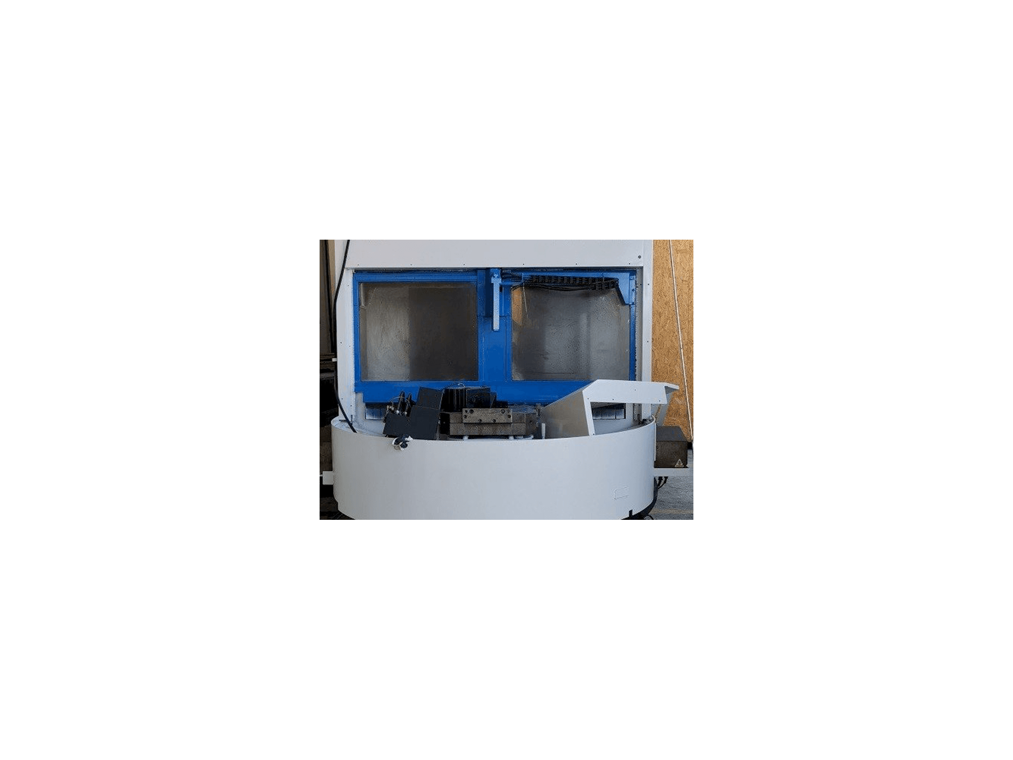 Vooraanzicht van TOYODA FA630 machine