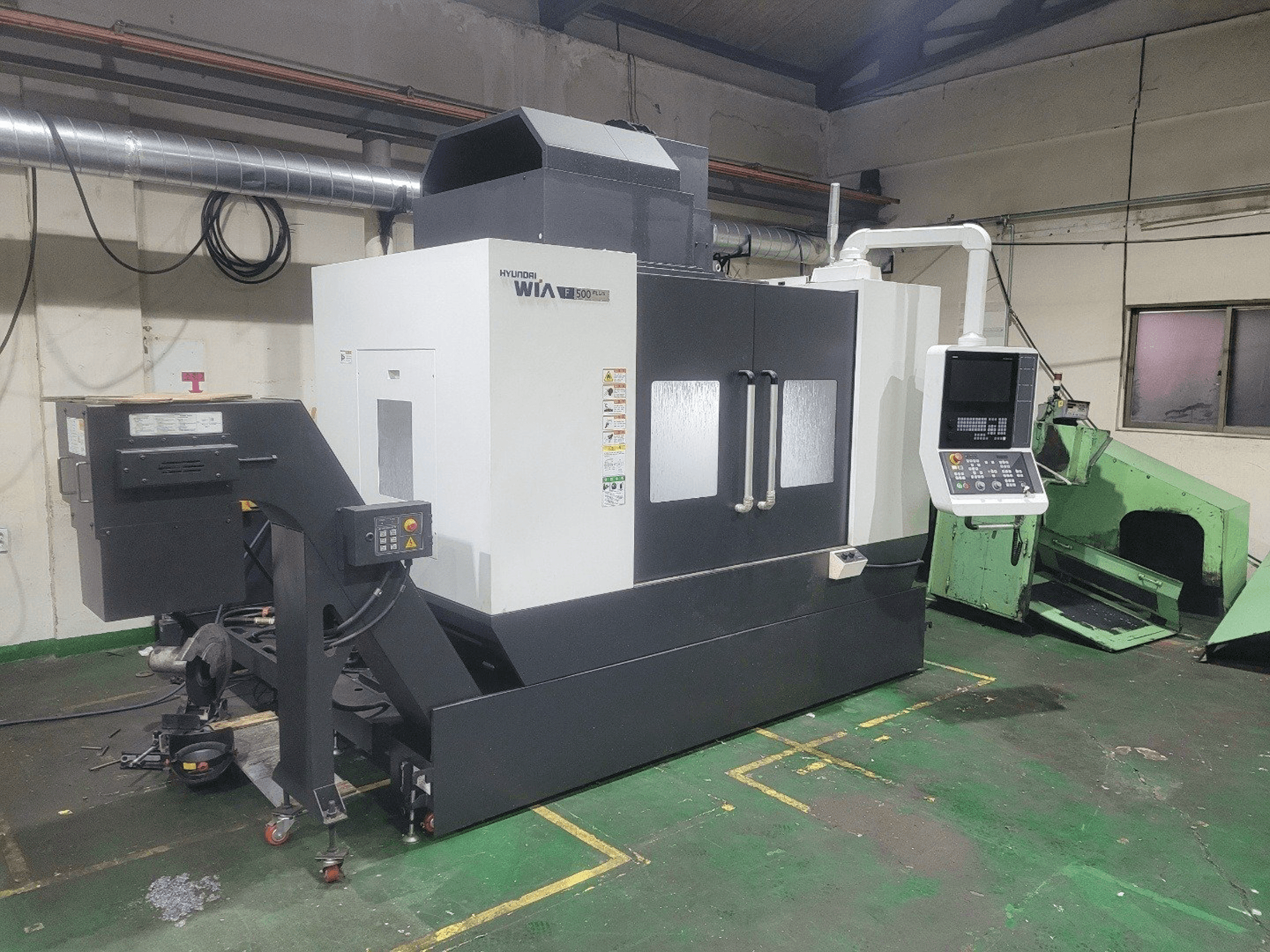 Vooraanzicht van Hyundai Wia F500 PLUS machine