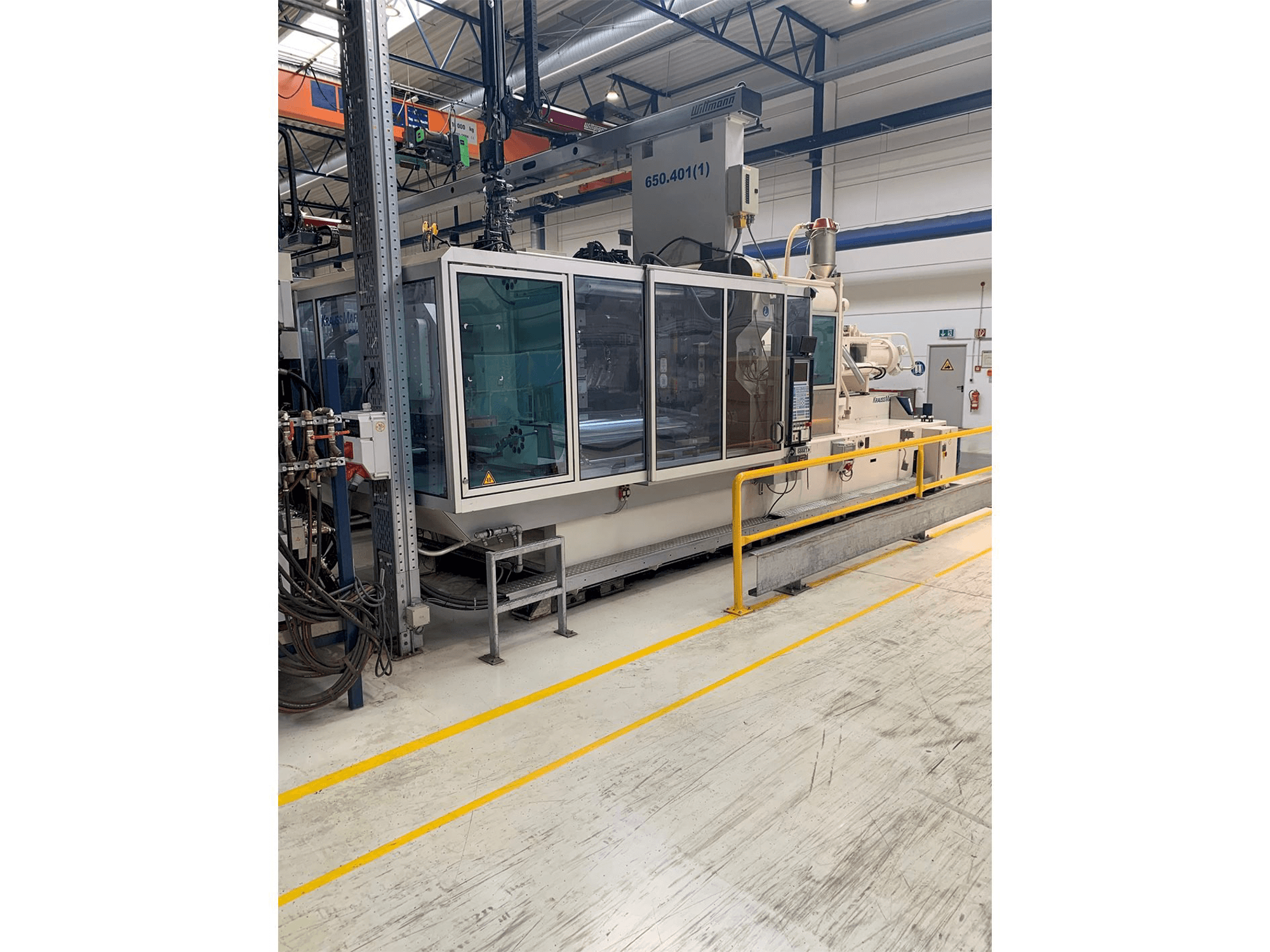 Vooraanzicht van Krauss Maffei 650-2700-520 CL machine