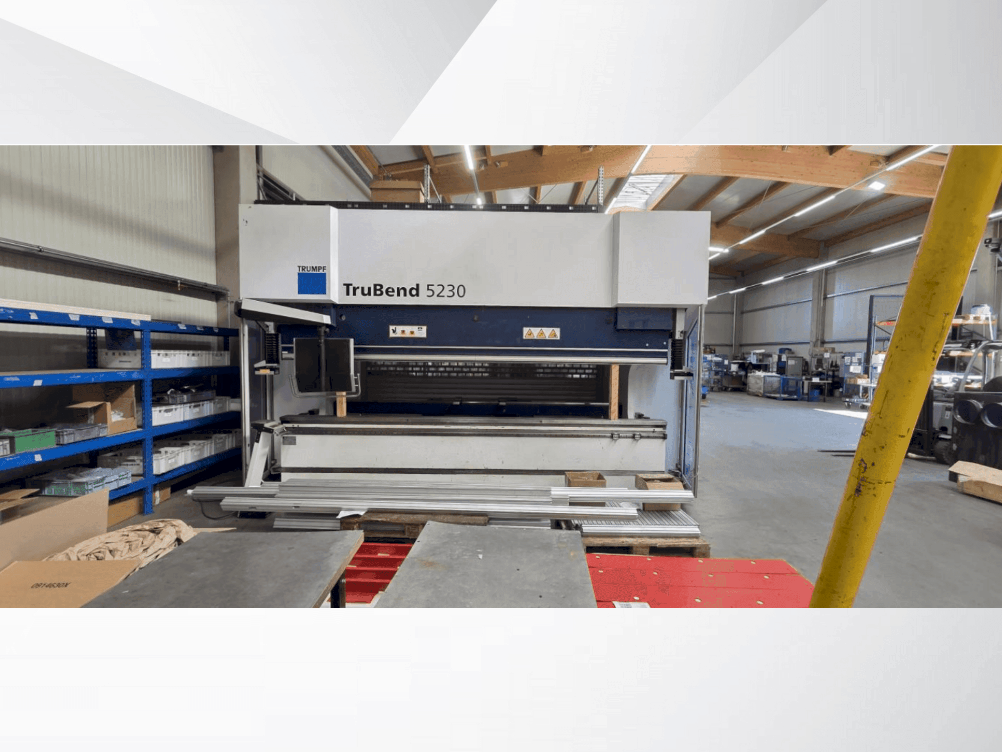 Vooraanzicht van TRUMPF TruBend 5230 machine