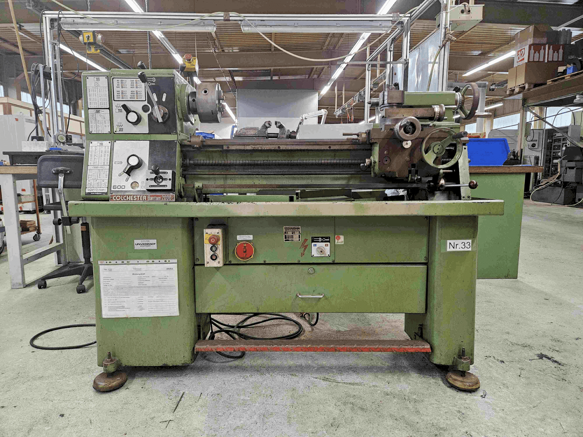 Vooraanzicht van Colchester Bantam 2000 machine