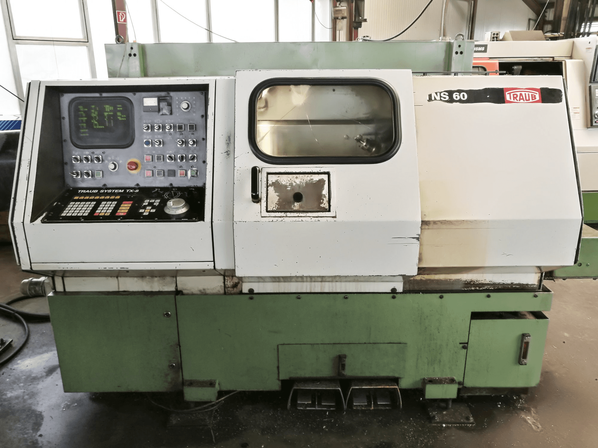 Vooraanzicht van TRAUB TNS 60 machine