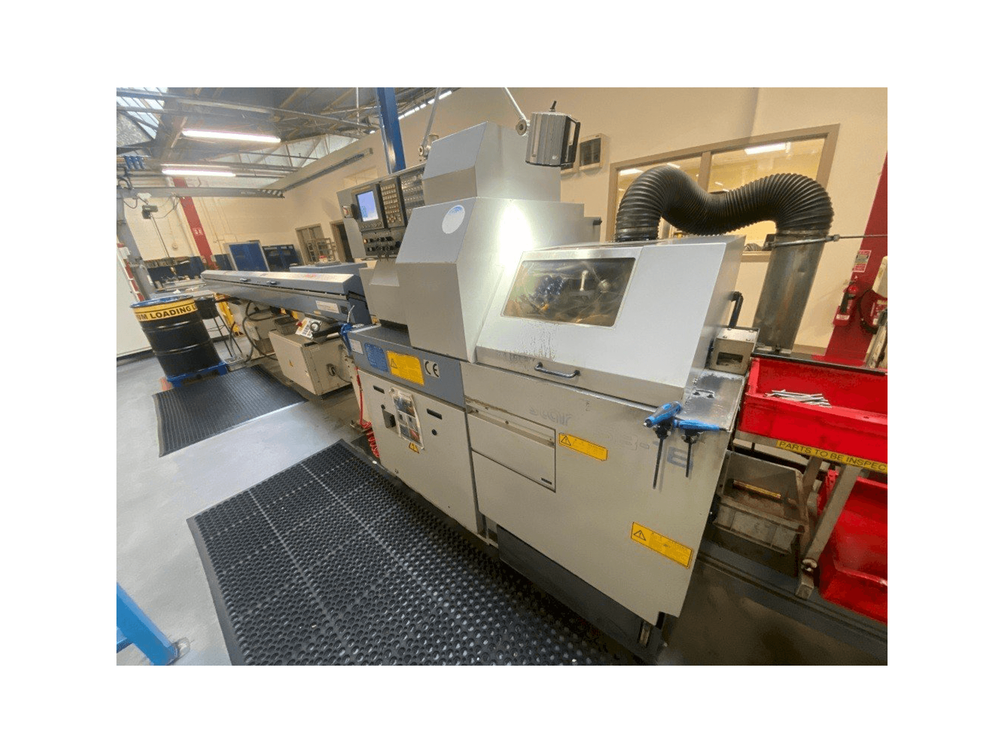 Vooraanzicht van Star SB-16 machine