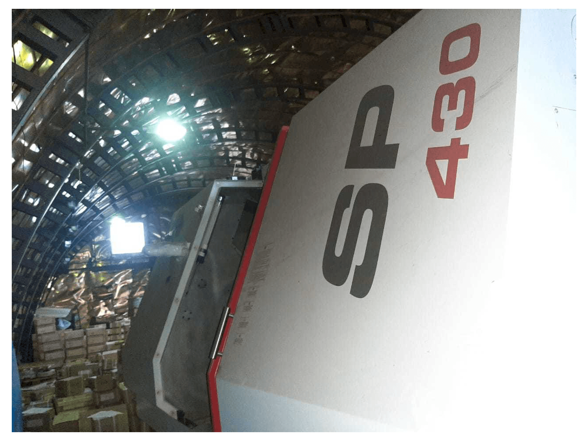 Vooraanzicht van KOVOSVIT MAS SP 430 Y/L2 machine